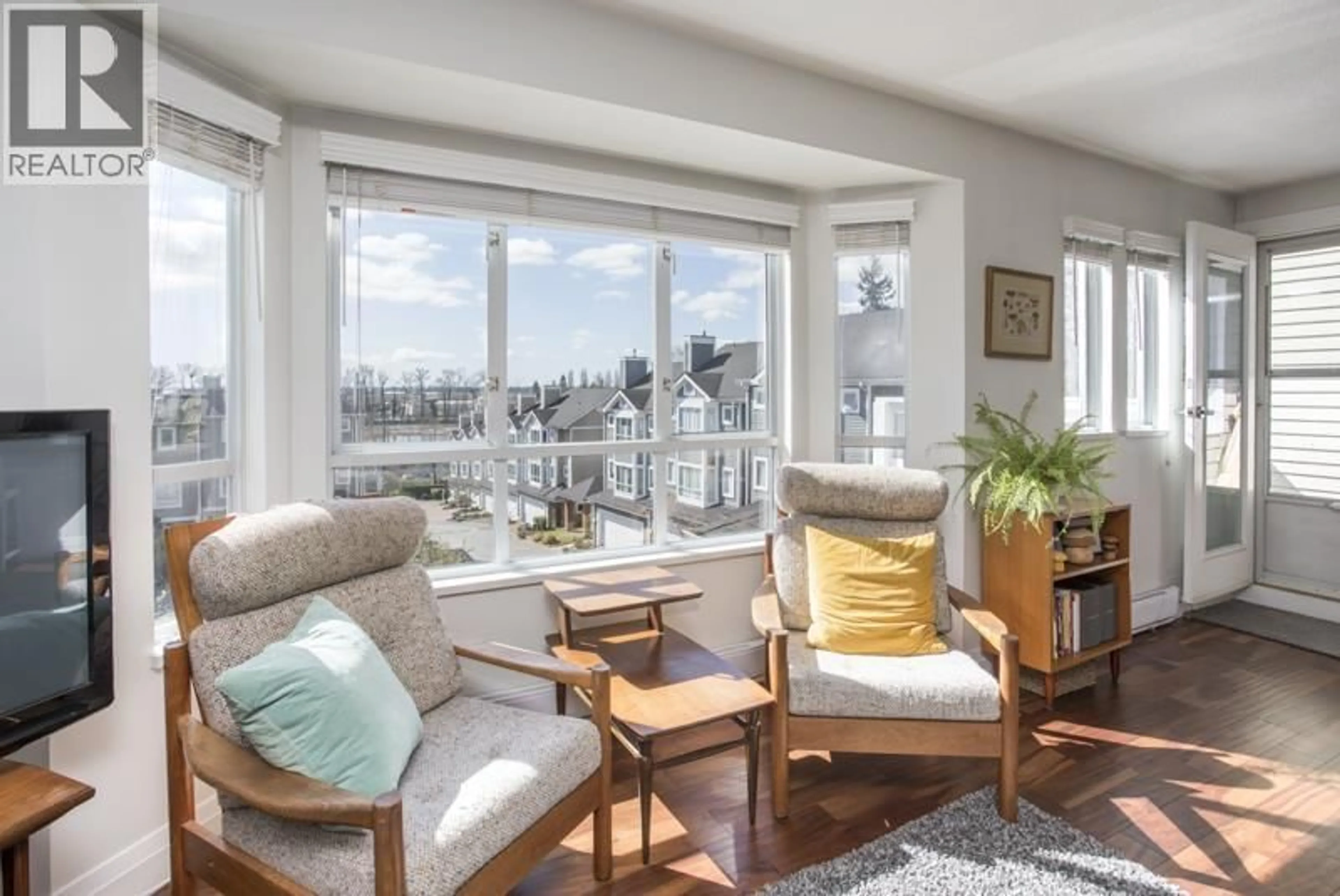 Living room with furniture, unknown for 22 - 2656 MORNINGSTAR CRESCENT, Vancouver British Columbia V5S4P4