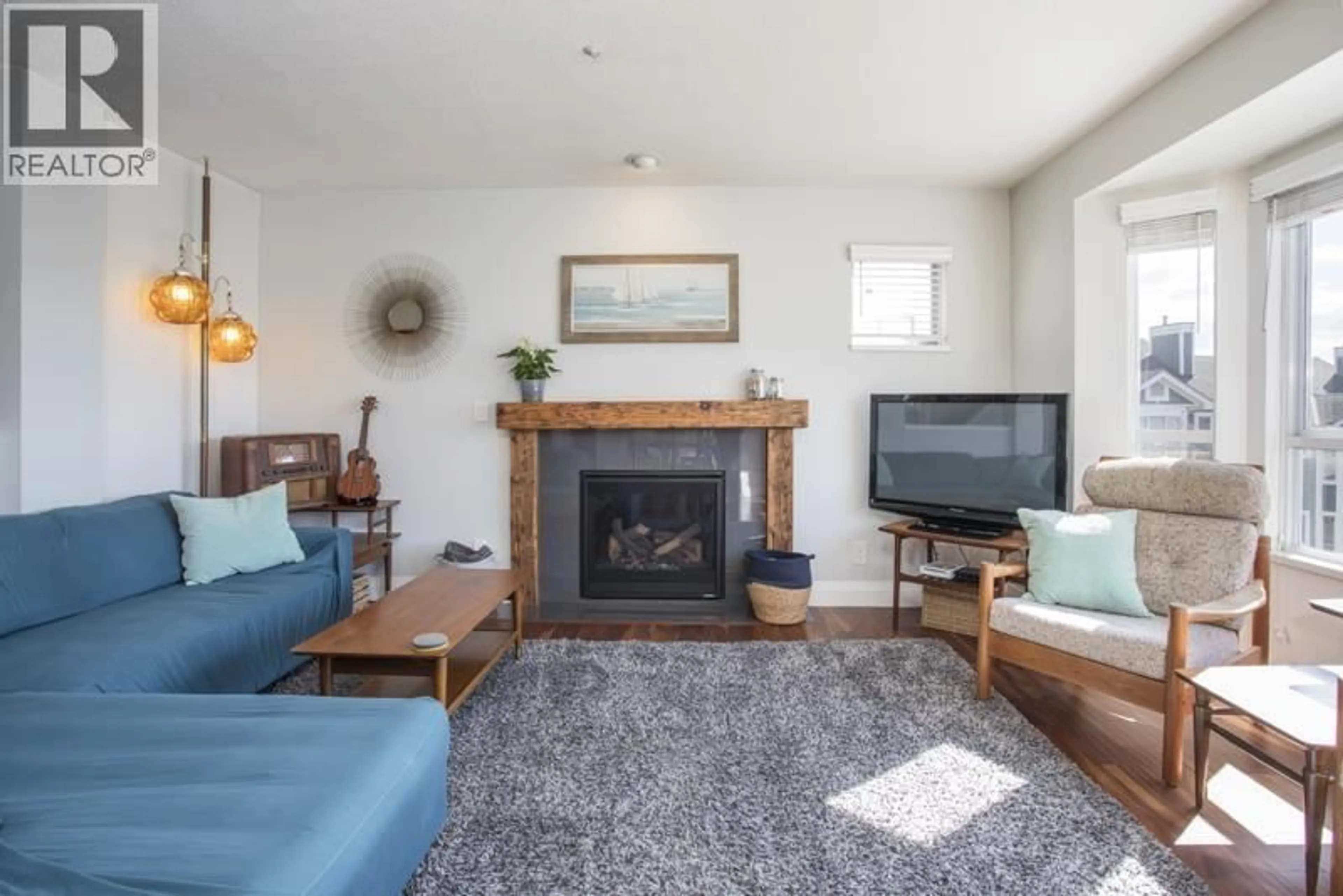 Living room with furniture, unknown for 22 - 2656 MORNINGSTAR CRESCENT, Vancouver British Columbia V5S4P4