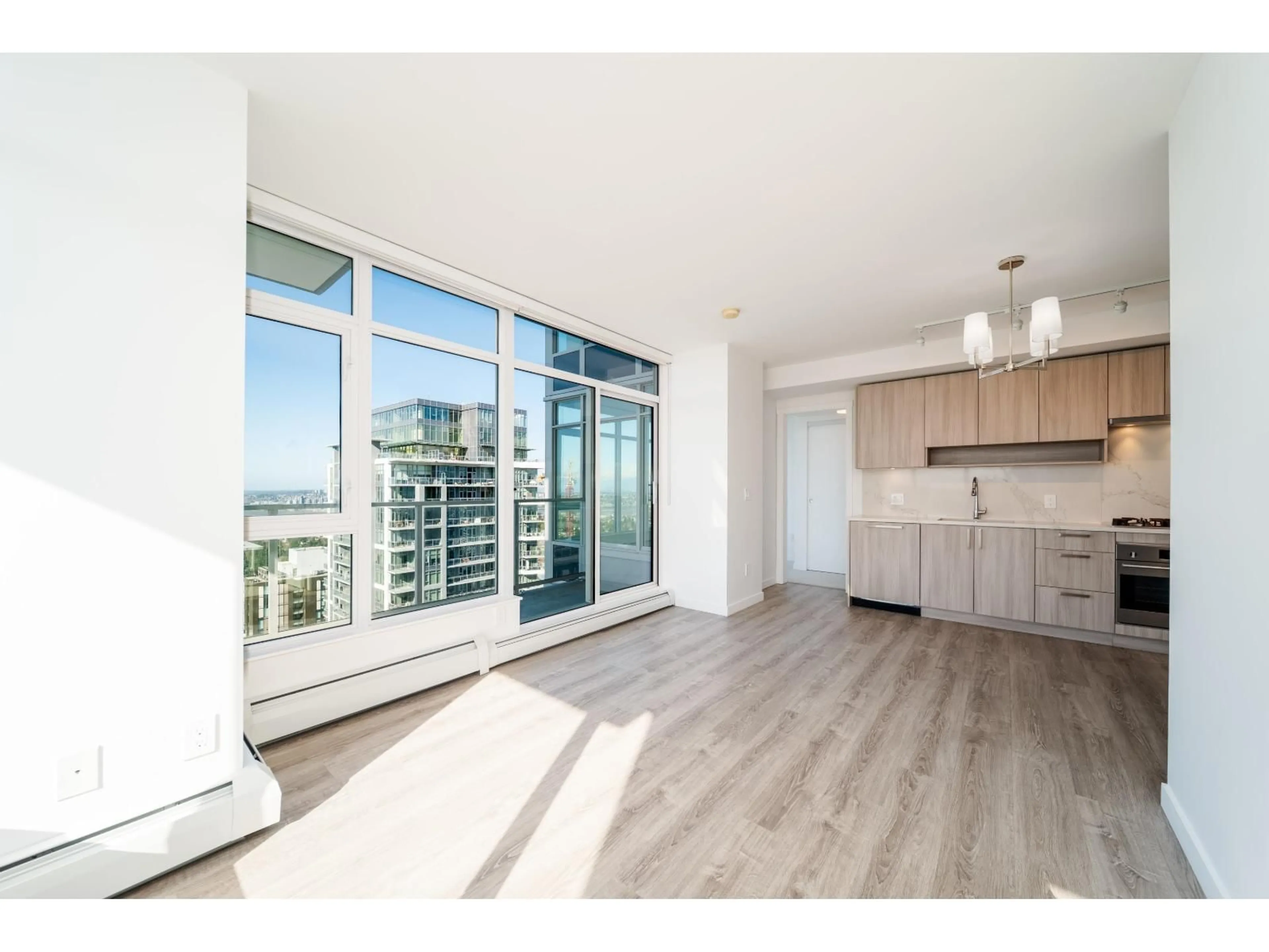 Unknown for 3511 - 13350 CENTRAL AVENUE, Surrey British Columbia V3T0S1