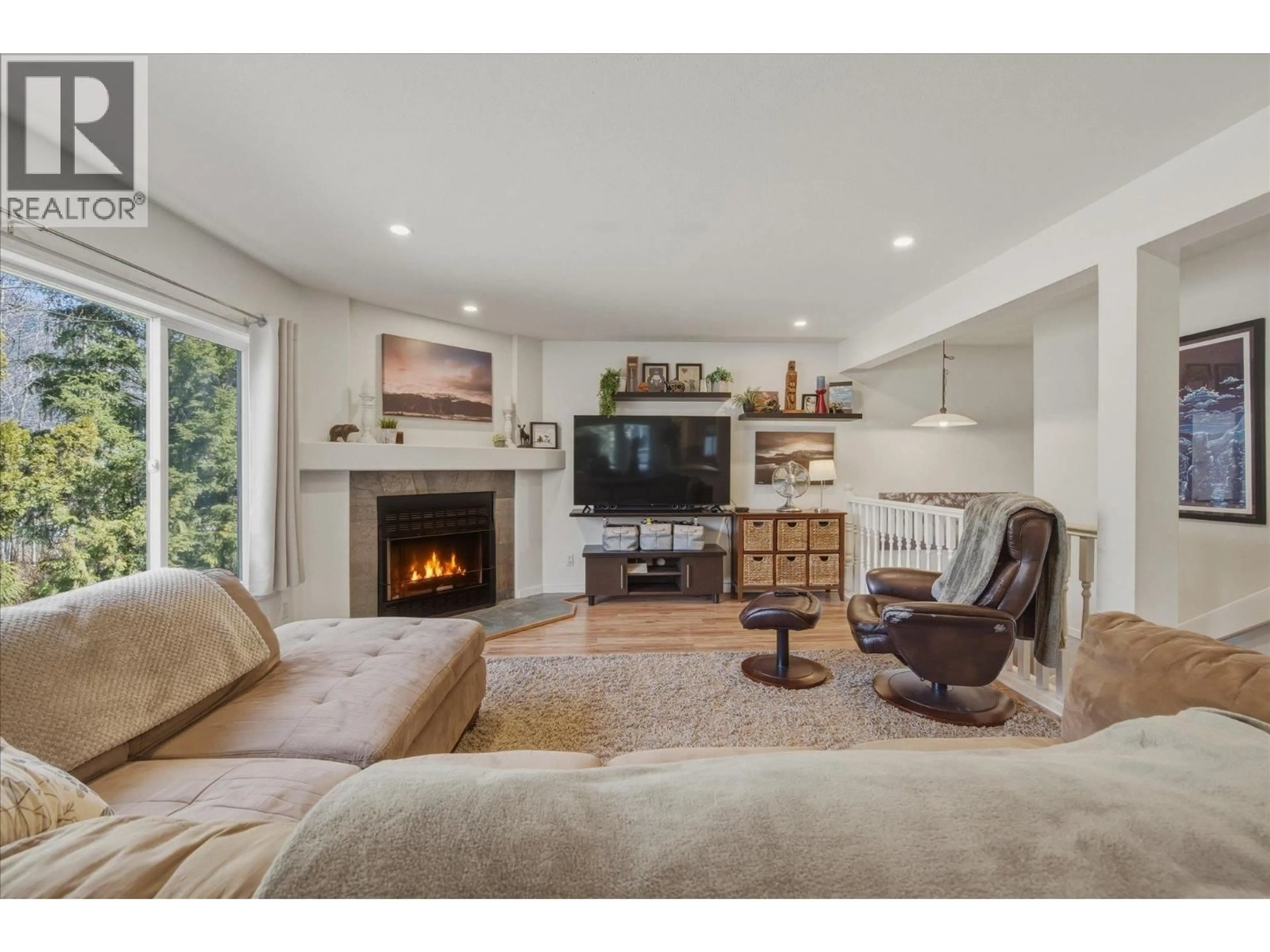 Living room with furniture, unknown for 2 - 7467 PROSPECT STREET, Pemberton British Columbia V0N2L1