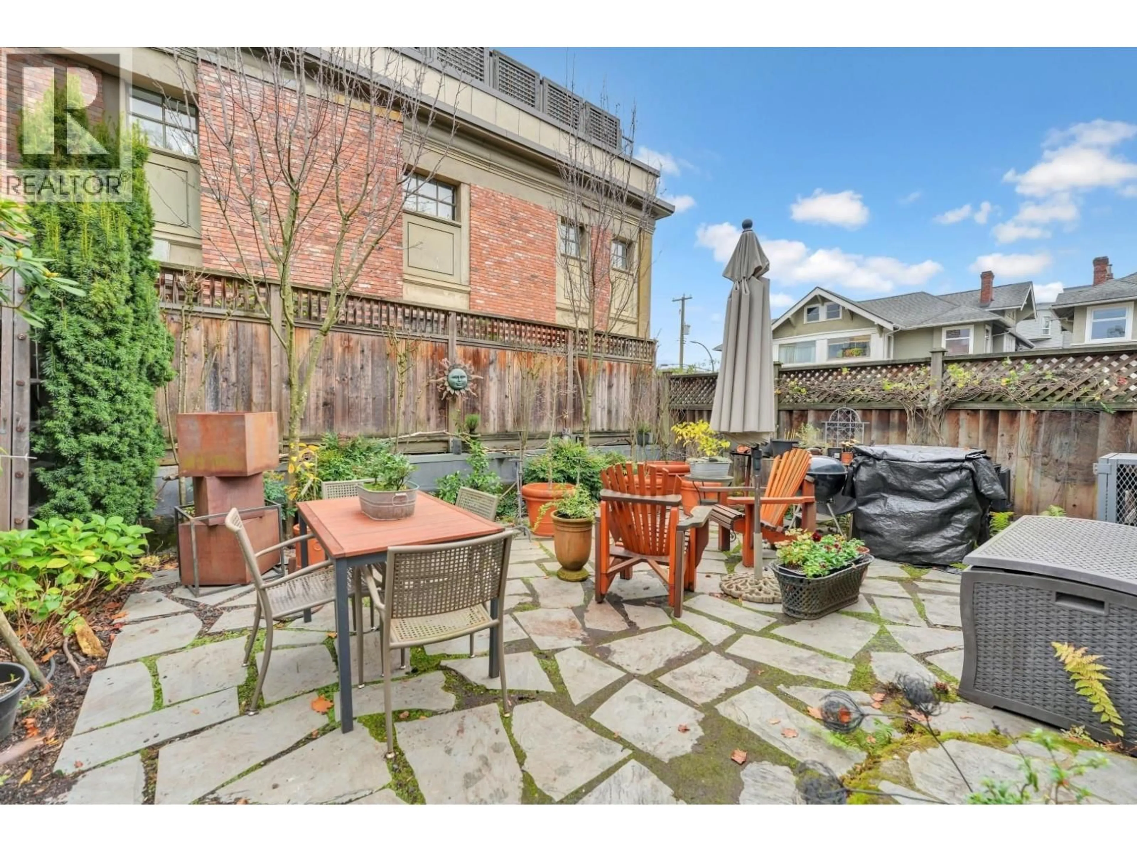 Patio, street for 2303 3RD AVENUE, Vancouver British Columbia V6K1L6