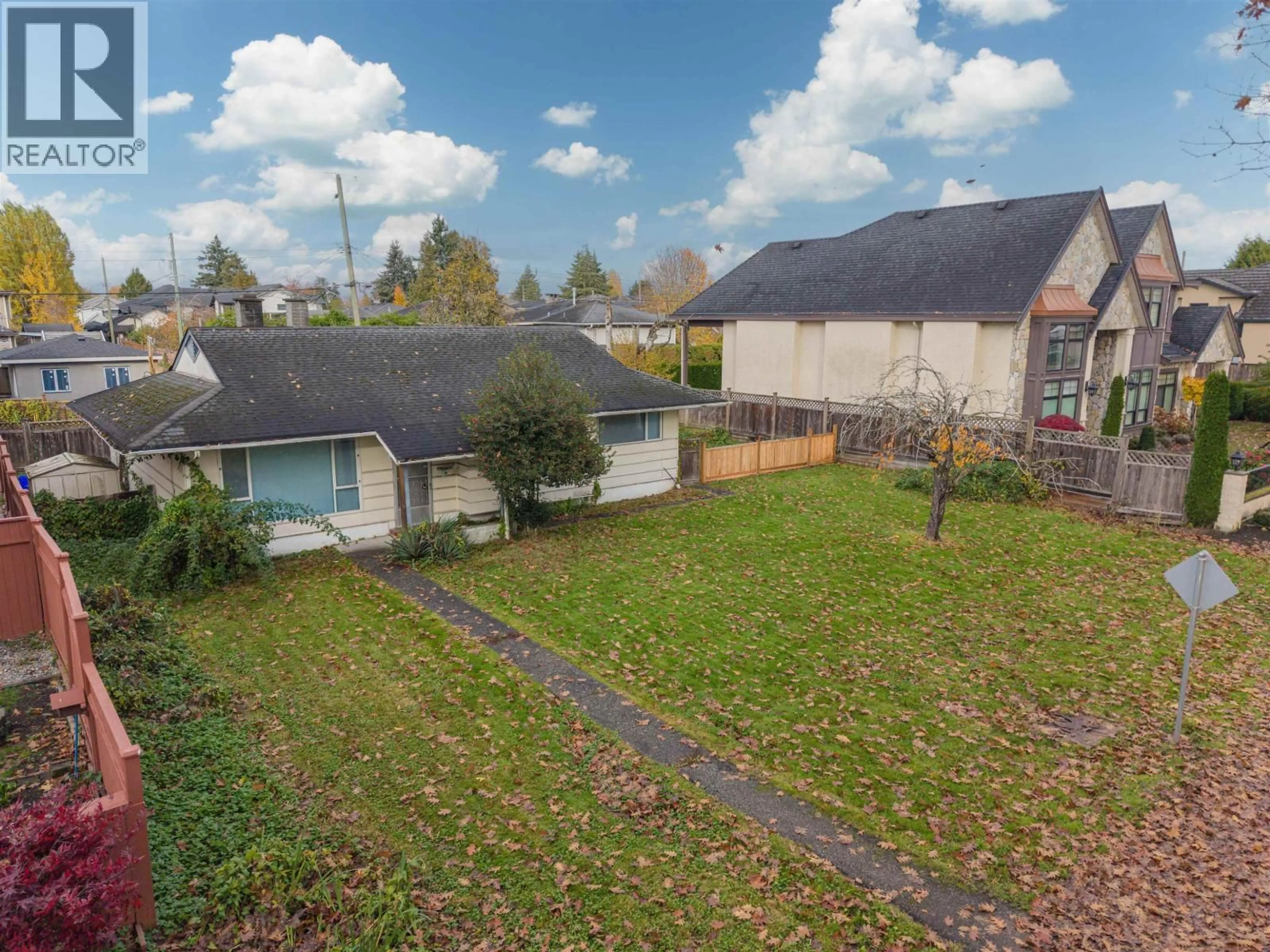 A pic from outside/outdoor area/front of a property/back of a property/a pic from drone, street for 10891 MADDOCKS ROAD, Richmond British Columbia V7A3M9