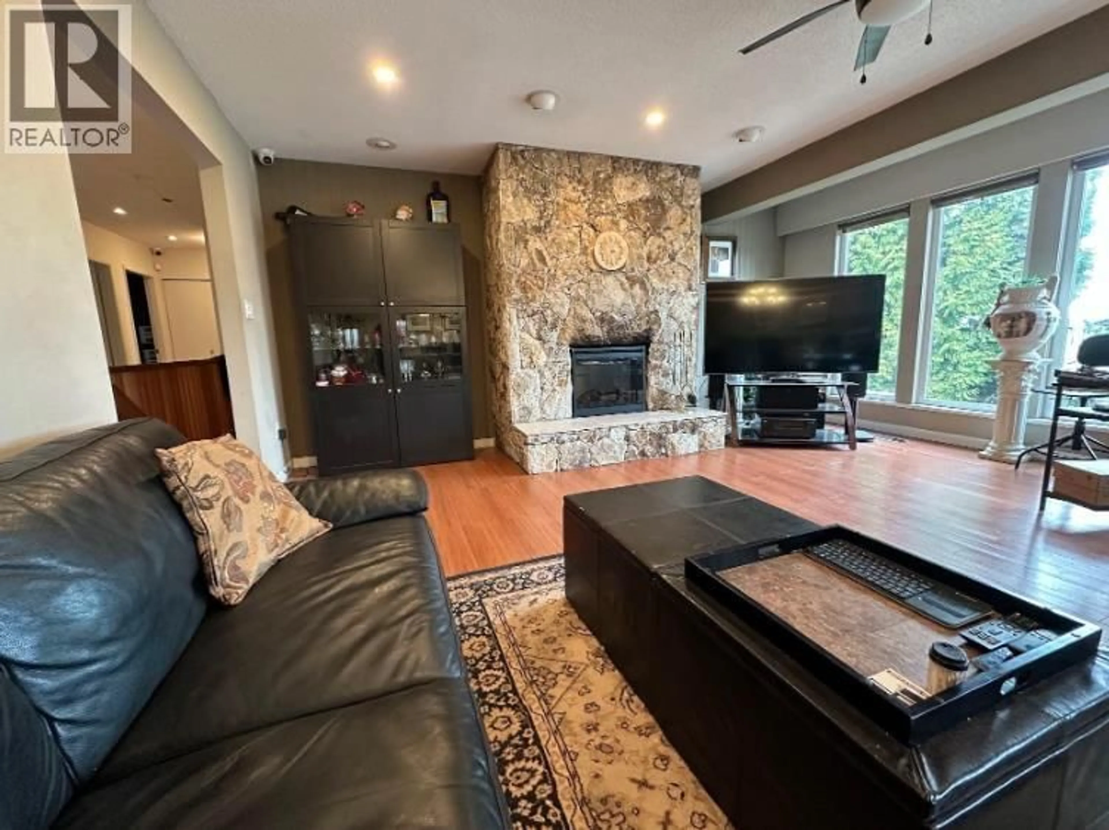 Living room with furniture, unknown for 7879 WELSLEY DRIVE, Burnaby British Columbia V5E3X4