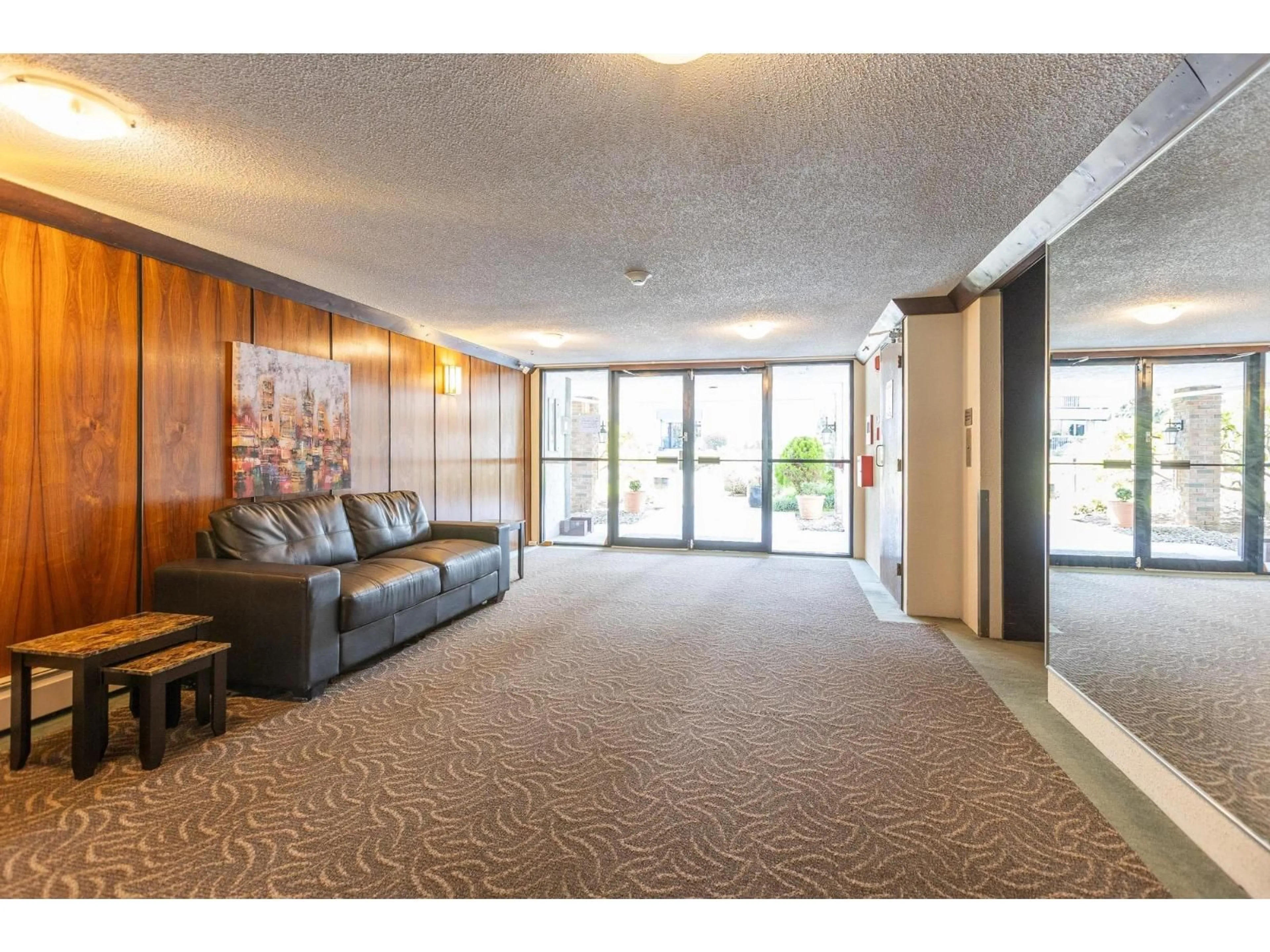 Indoor foyer for 203 - 1379 MERKLIN STREET, White Rock British Columbia V4B4C2