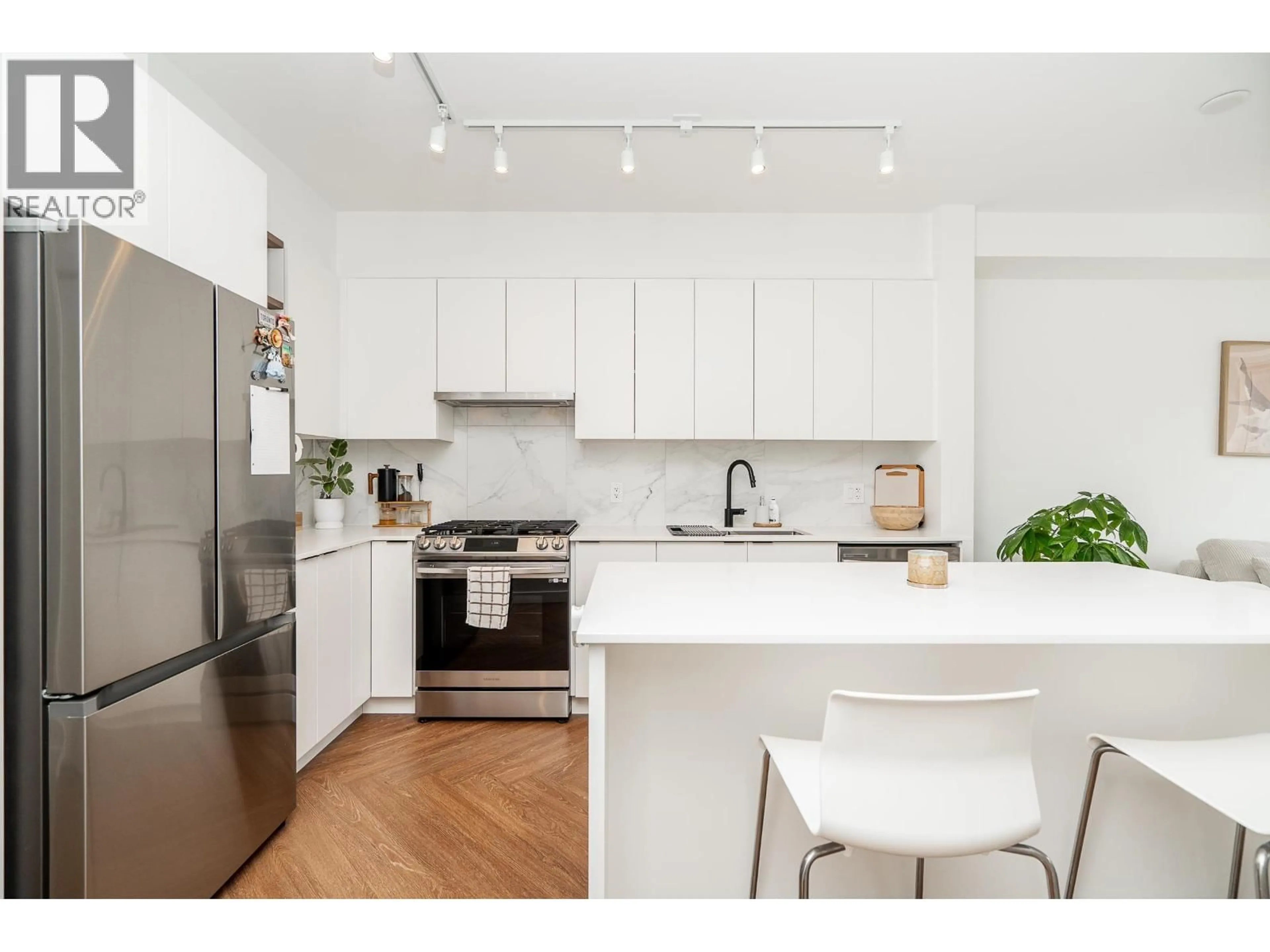 Open concept kitchen, unknown for 425 - 3229 ST JOHNS STREET, Port Moody British Columbia V3H0M4