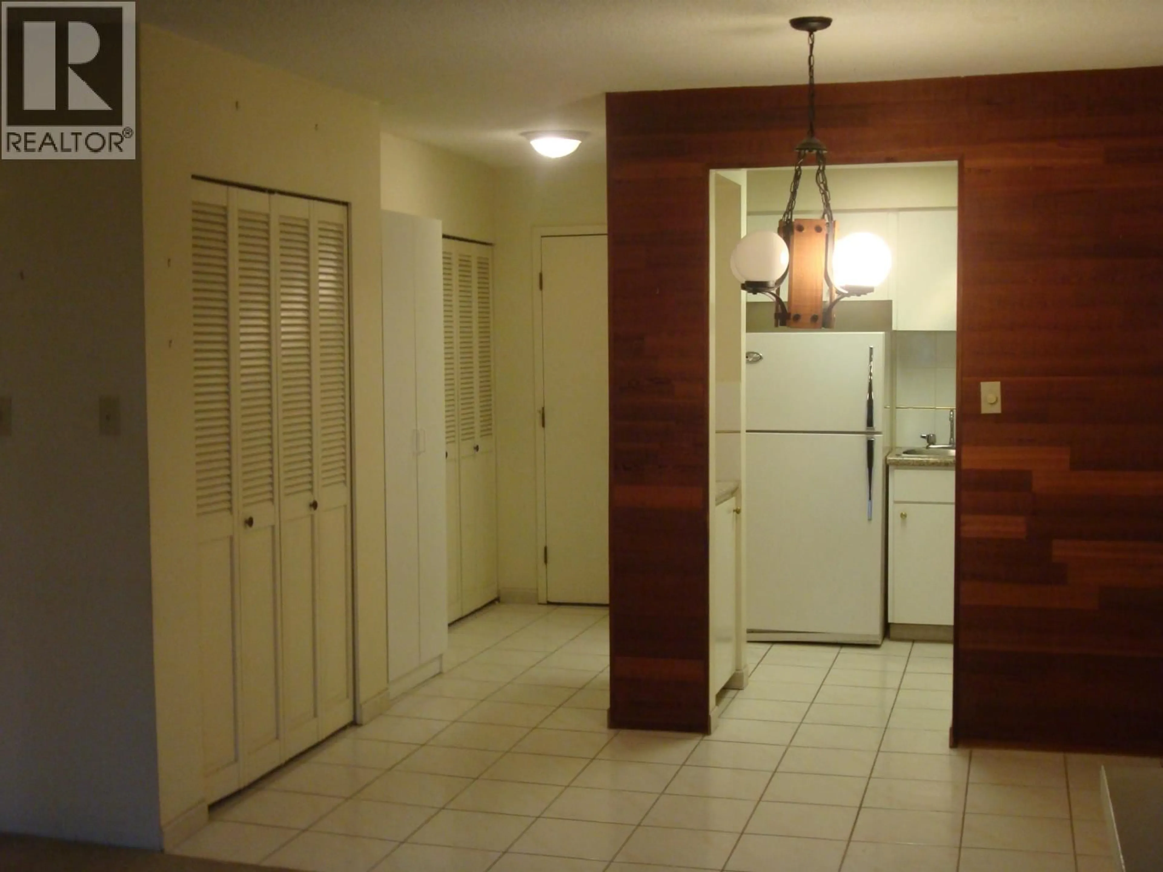 Standard kitchen, unknown for 216 - 3150 PRINCE EDWARD STREET, Vancouver British Columbia V5T3N6