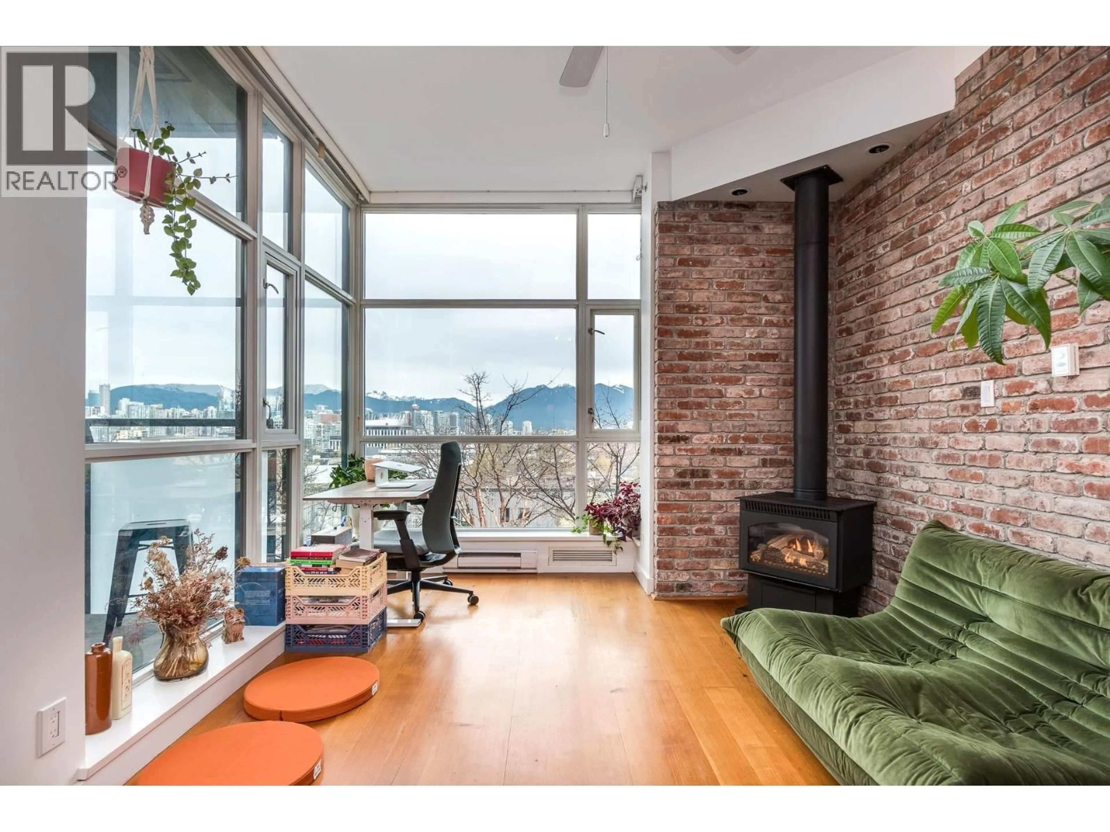 Living room with furniture, unknown for 316 - 2515 ONTARIO STREET, Vancouver British Columbia V5T4V4