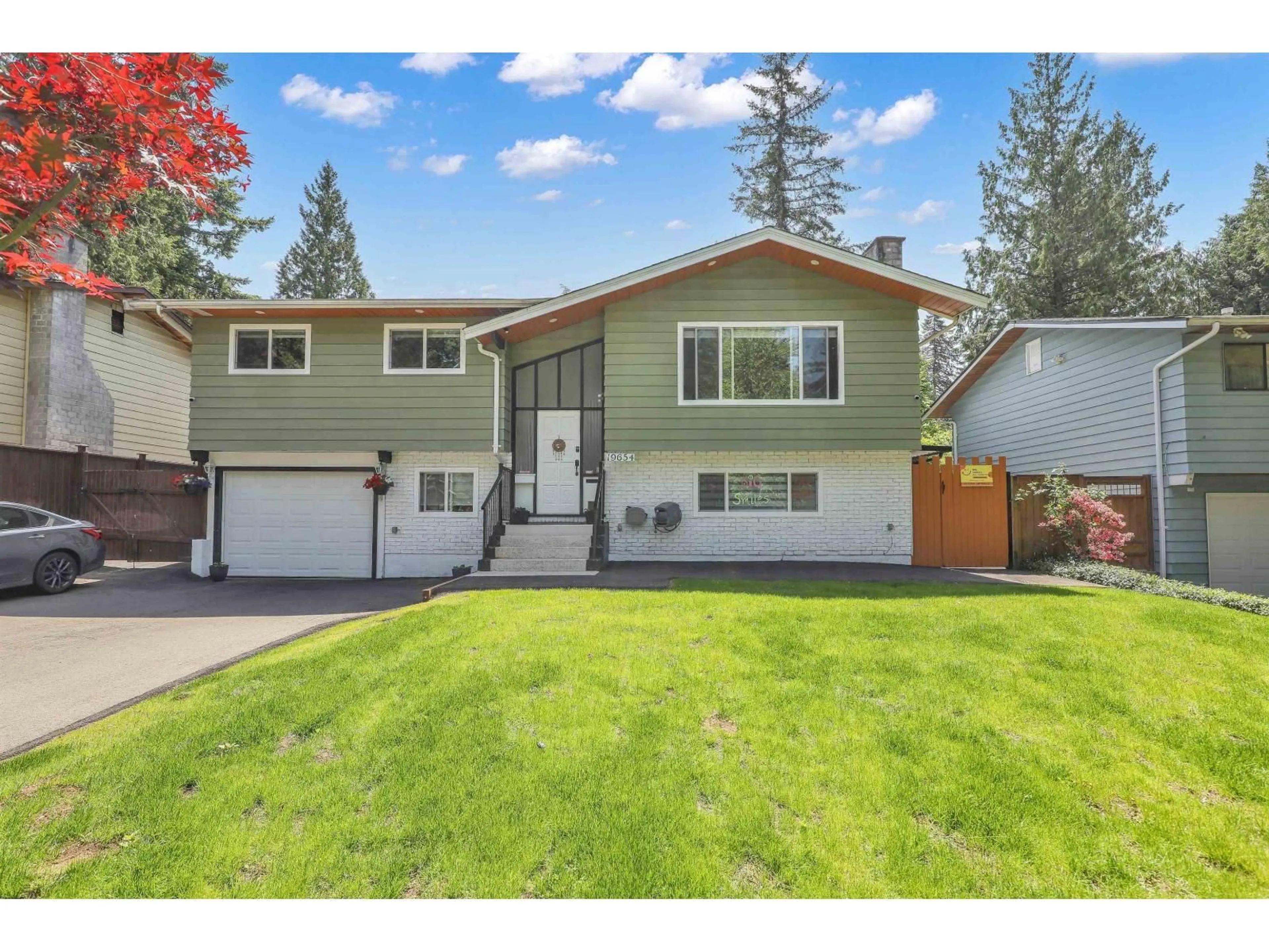 Home with vinyl exterior material, street for 19654 47 AVENUE, Langley British Columbia V3A5G8