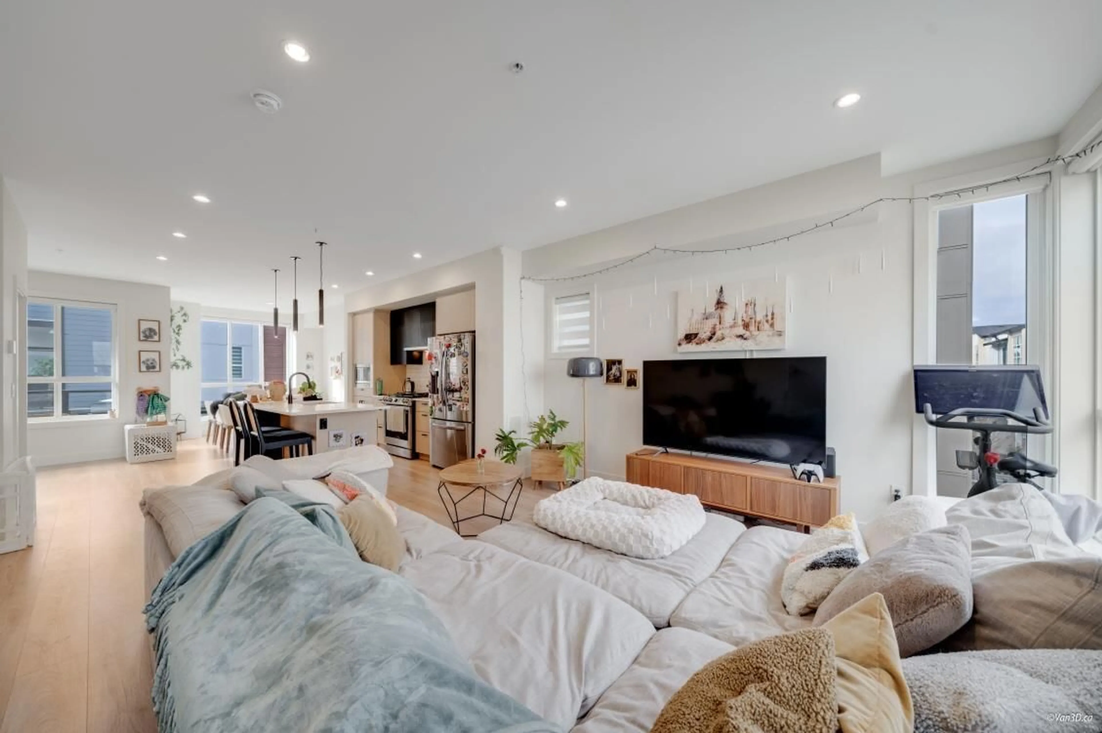 Living room with furniture, unknown for 58 - 7670 207 STREET, Langley British Columbia V2Y3N7