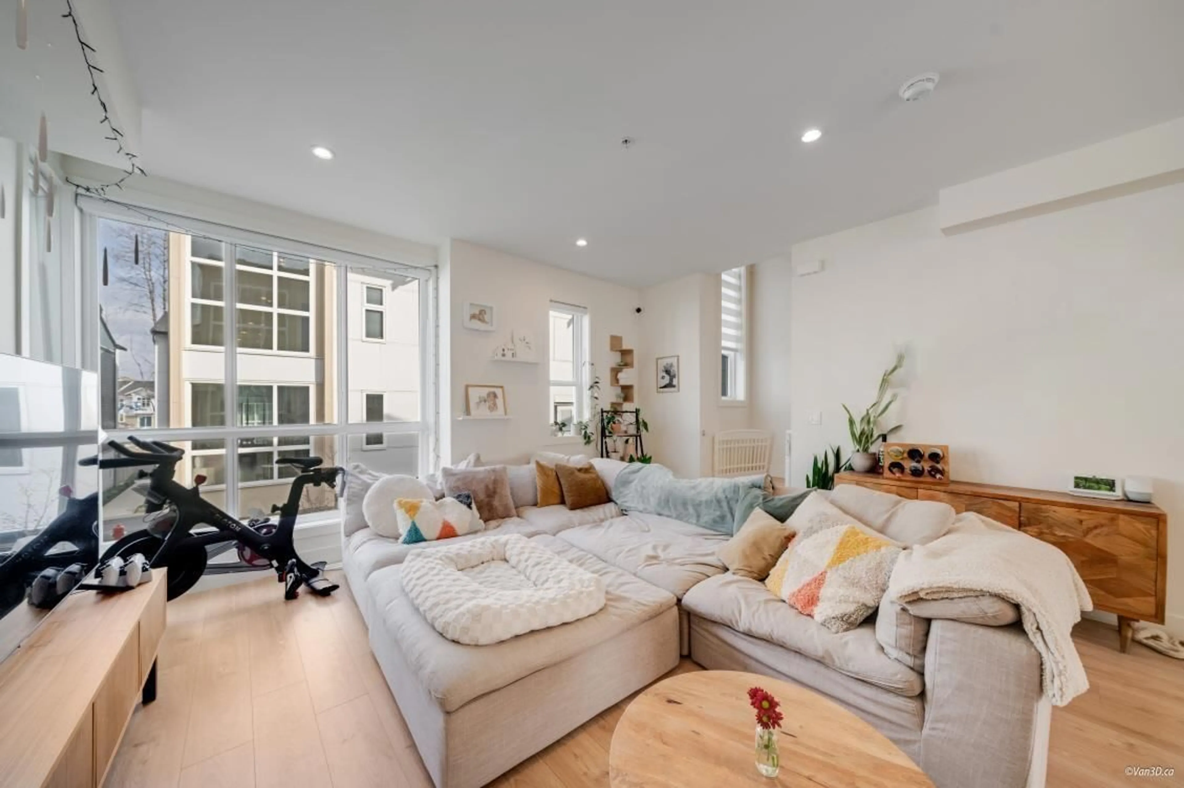 Living room with furniture, unknown for 58 - 7670 207 STREET, Langley British Columbia V2Y3N7