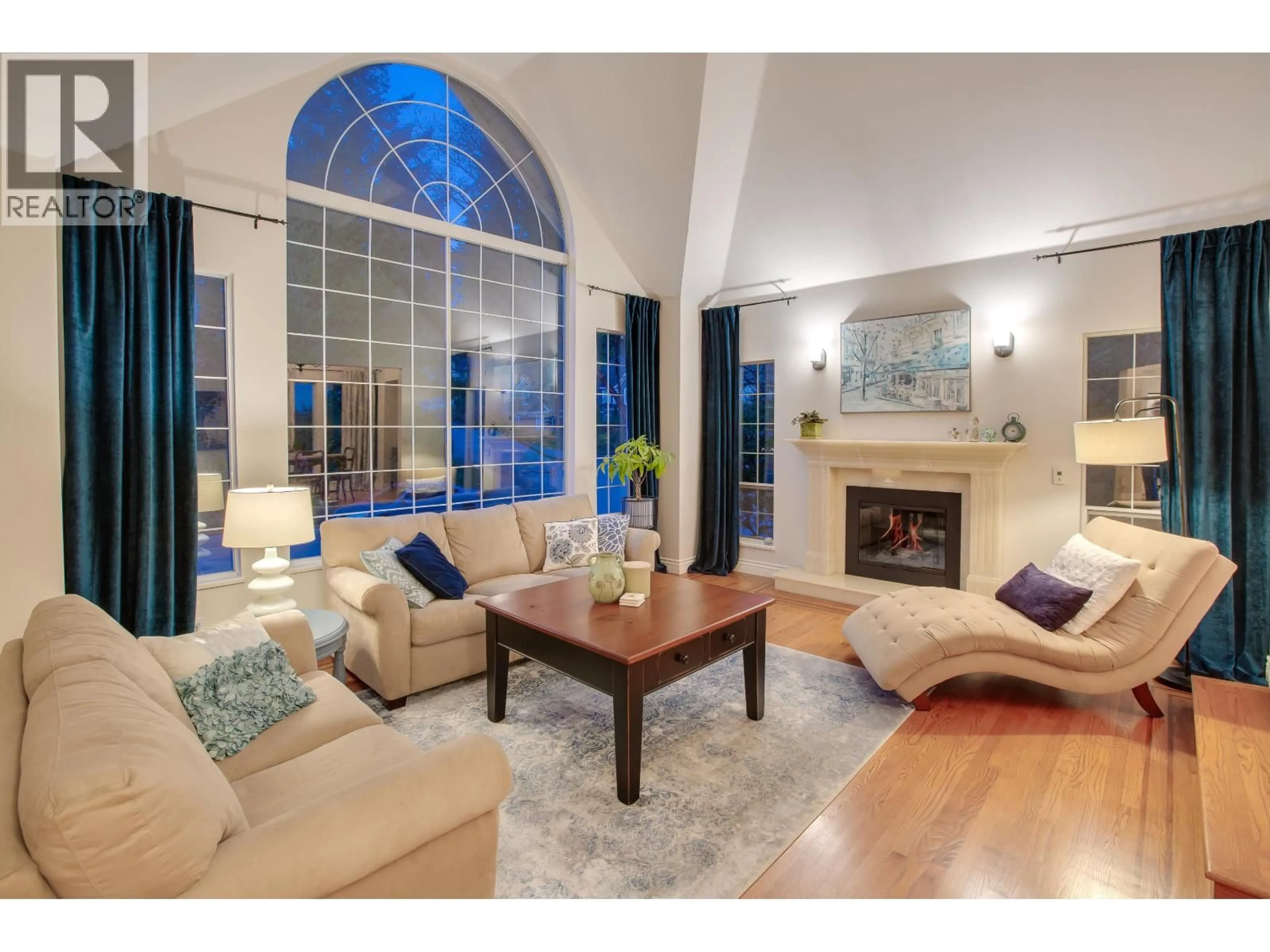 Living room with furniture, ceramic/tile floor for 19 TIMBERCREST DRIVE, Port Moody British Columbia V3H4T6