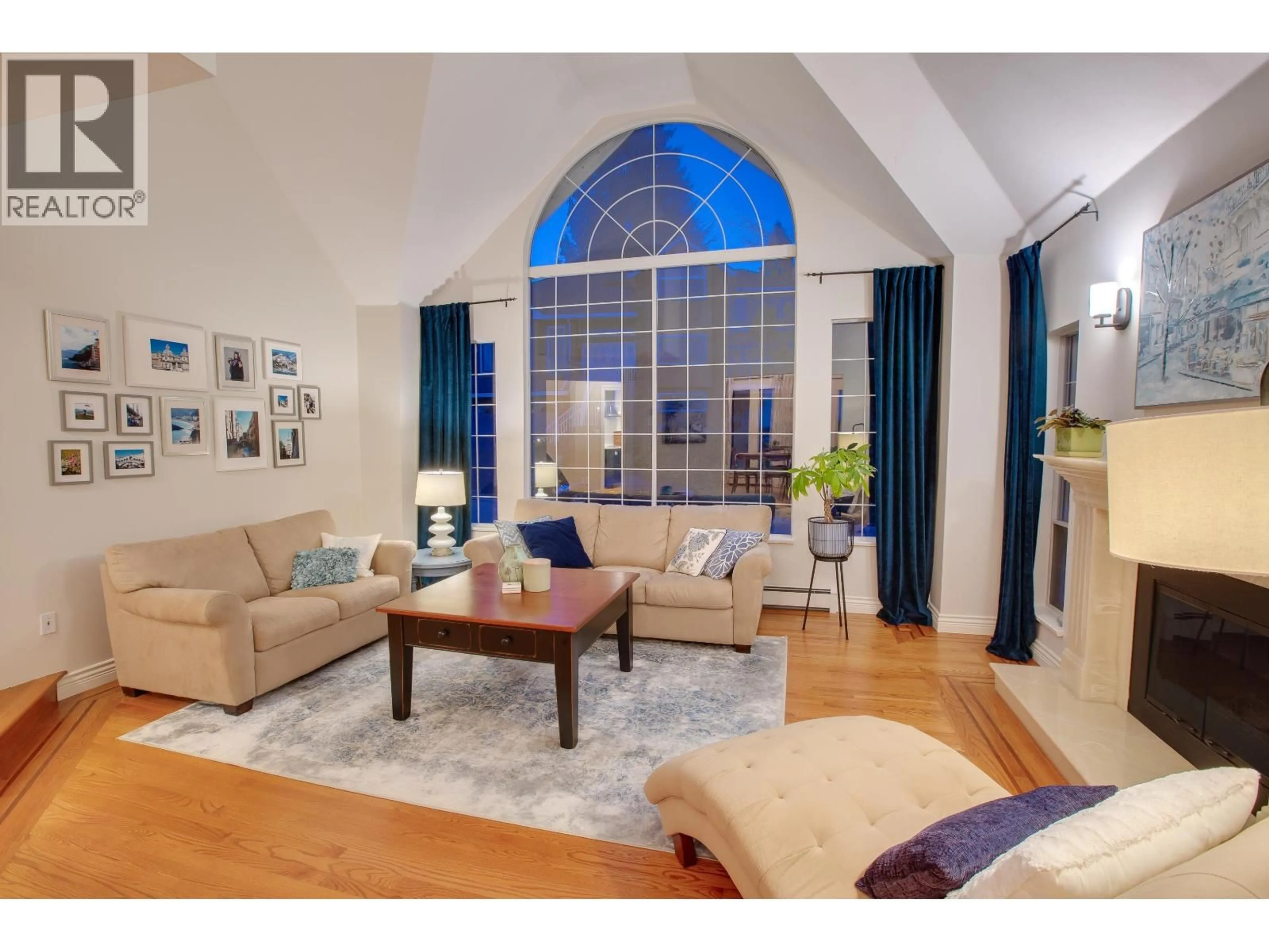 Living room with furniture, unknown for 19 TIMBERCREST DRIVE, Port Moody British Columbia V3H4T6