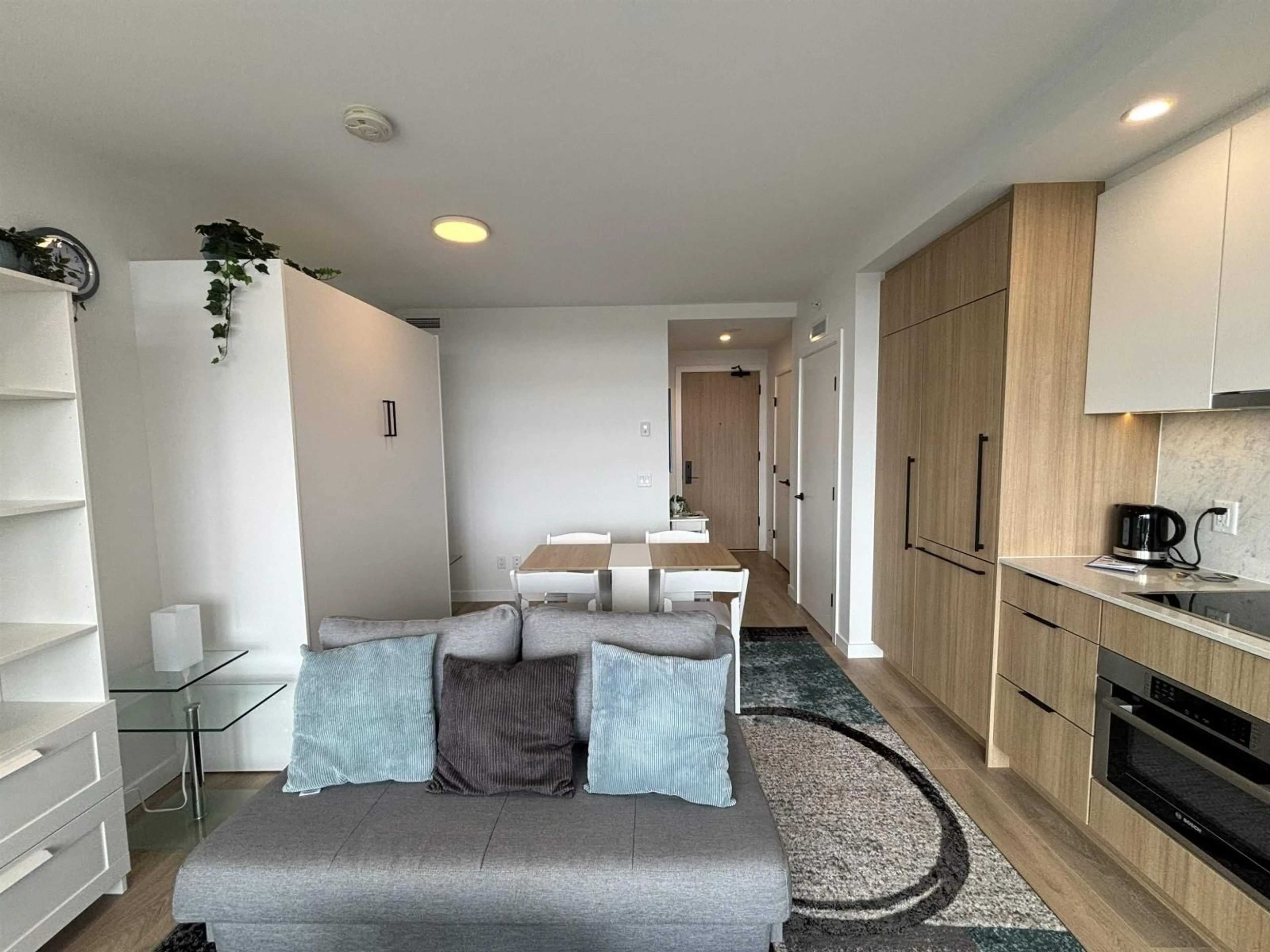 Living room with furniture, unknown for 1503 - 13685 102 AVENUE, Surrey British Columbia V3T1N7
