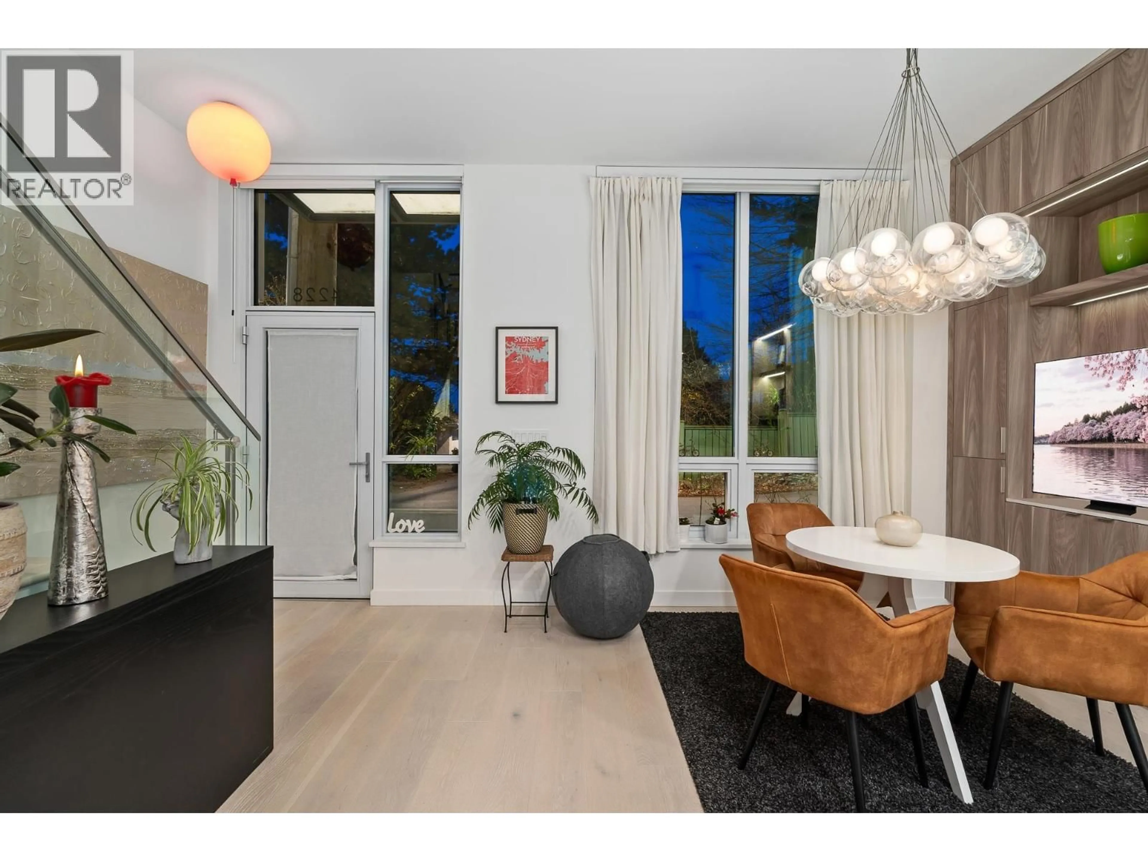 Indoor entryway for 4228 CAMBIE STREET, Vancouver British Columbia V5Z0K6