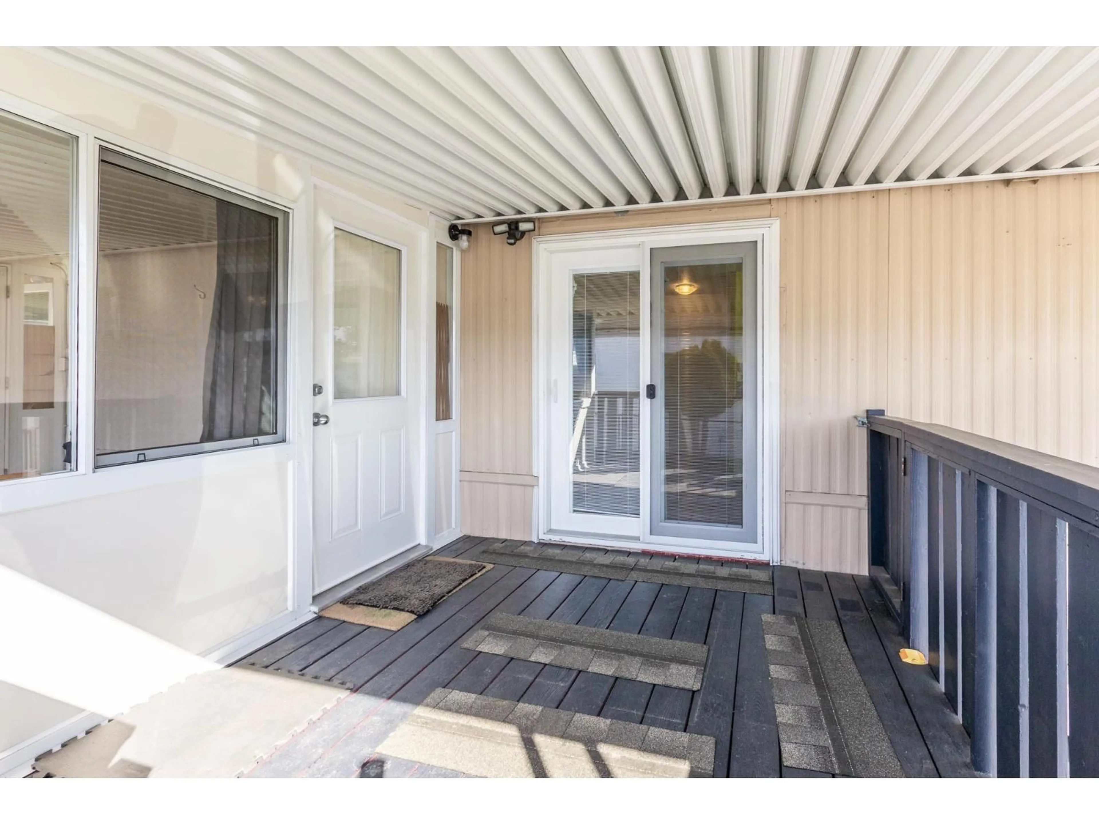 Indoor entryway for 129 - 27111 0 AVENUE, Langley British Columbia V4W2T3