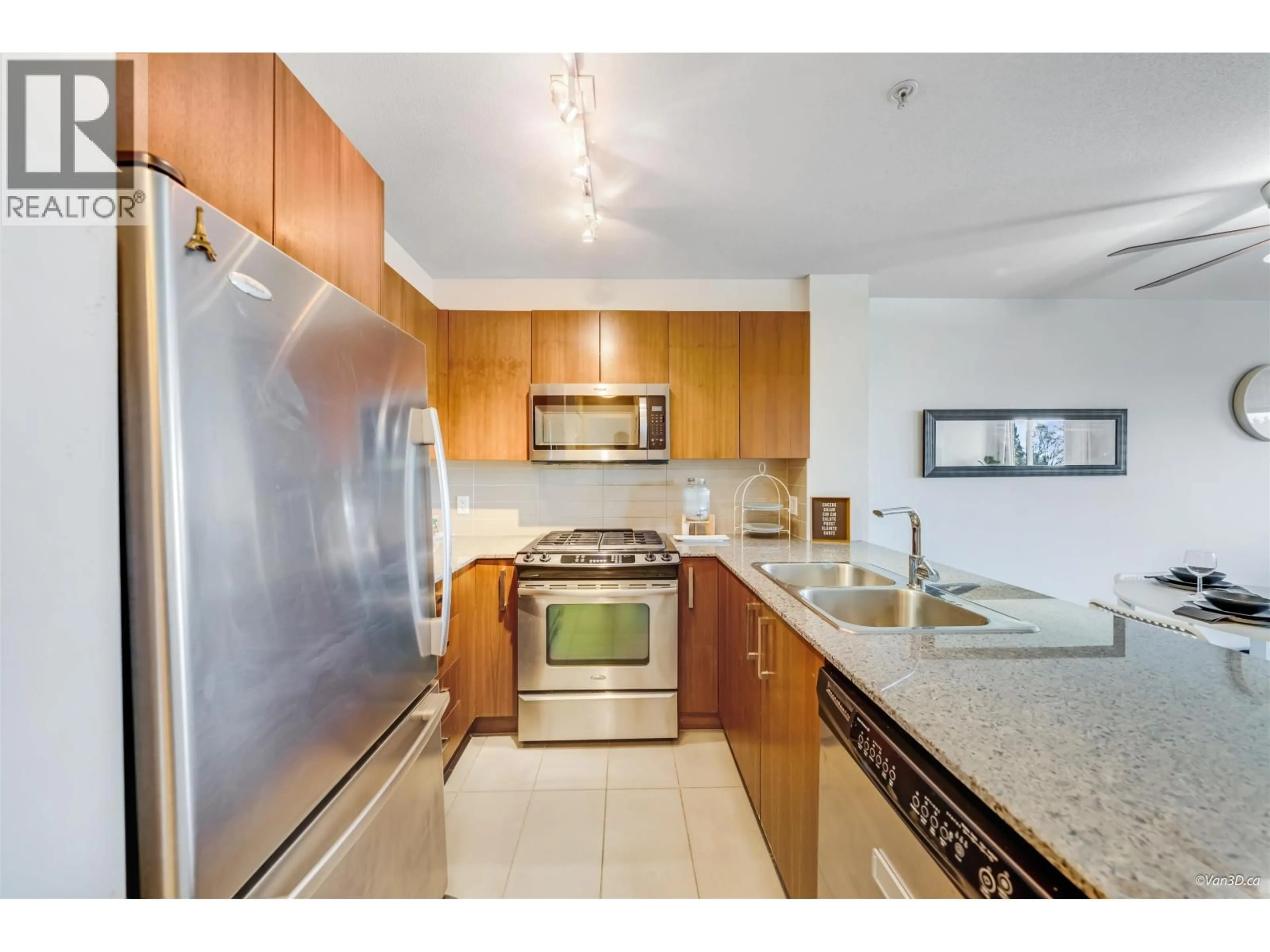 Standard kitchen, unknown for 303 - 5889 IRMIN STREET, Burnaby British Columbia V5J0C1