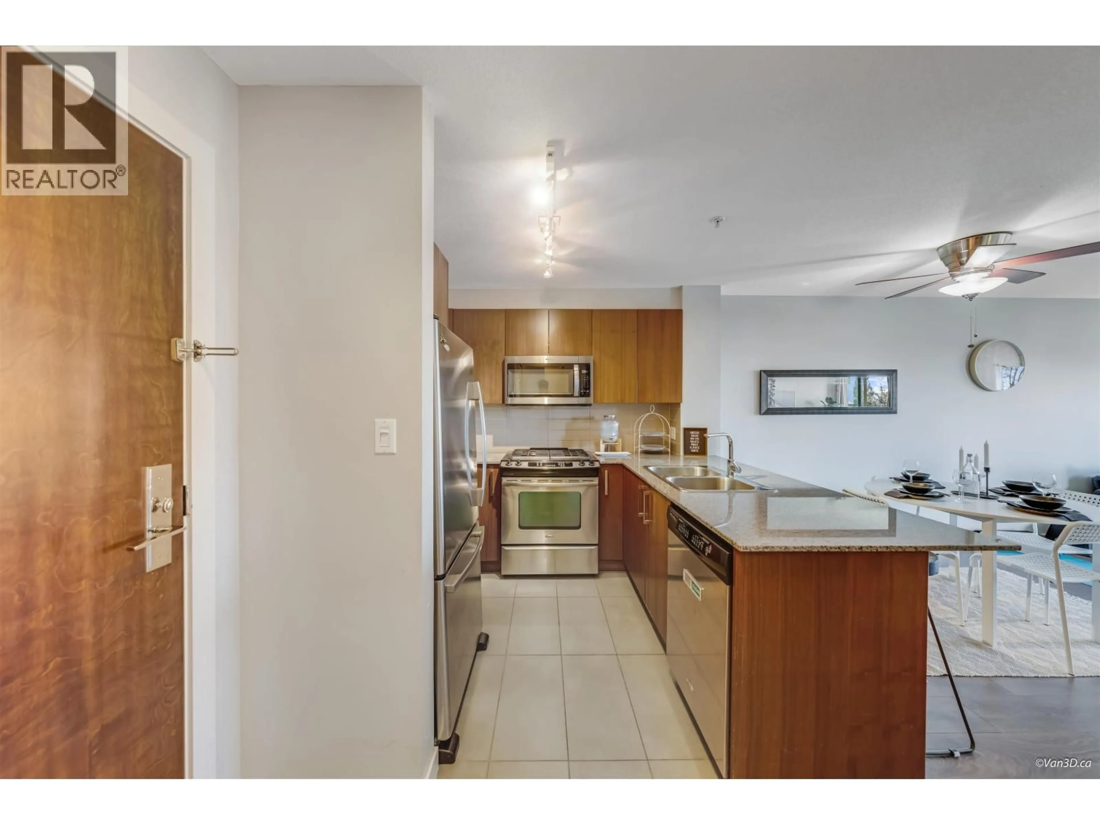 Standard kitchen, unknown for 303 - 5889 IRMIN STREET, Burnaby British Columbia V5J0C1