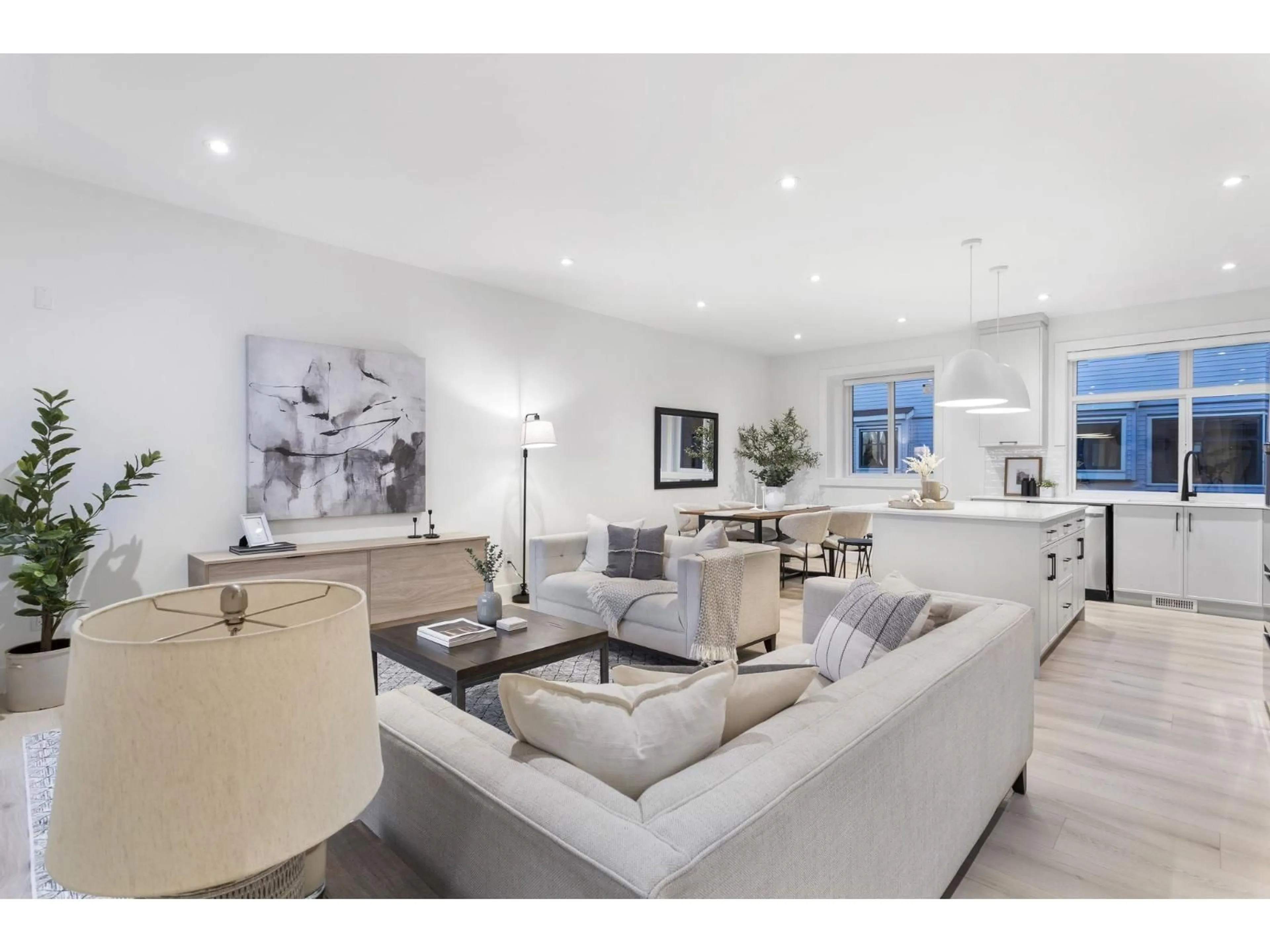 Living room with furniture, unknown for 1 - 33586 HUGGINS STREET, Abbotsford British Columbia V2S3R4