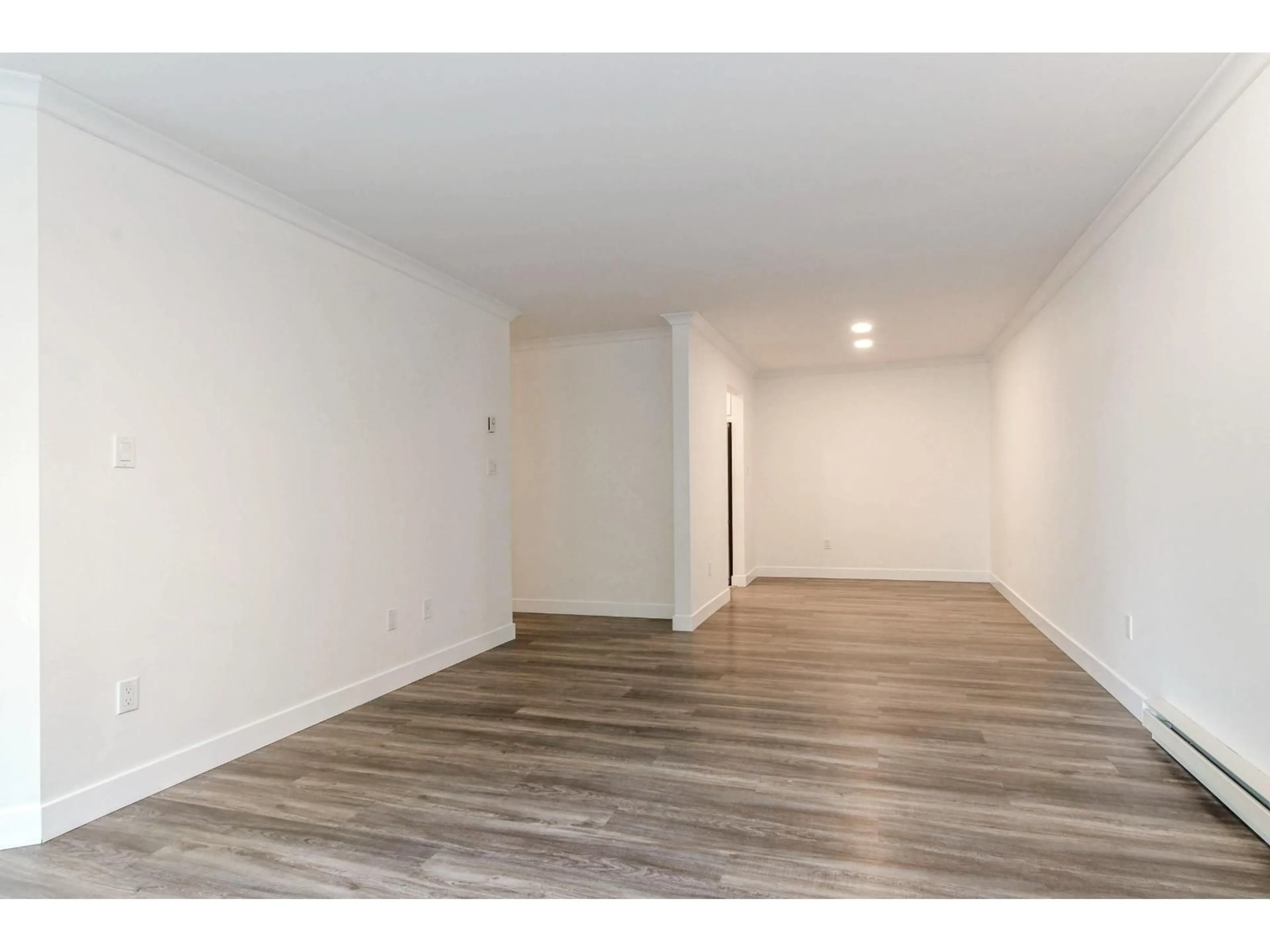 A pic of a room for 102 - 9948 151 STREET, Surrey British Columbia V3R0V6