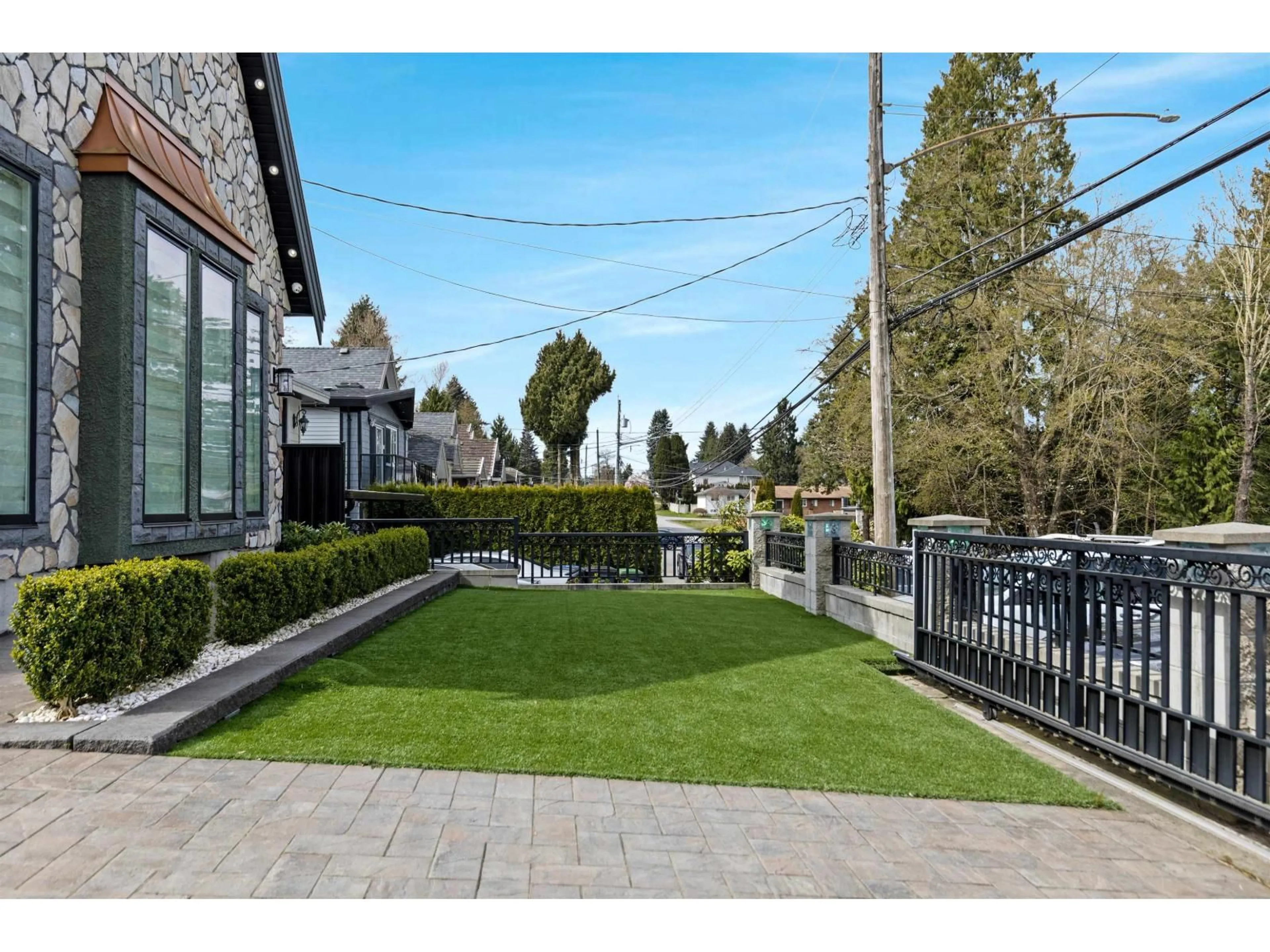 Patio, street for 12768 97A AVENUE, Surrey British Columbia V3V2H5