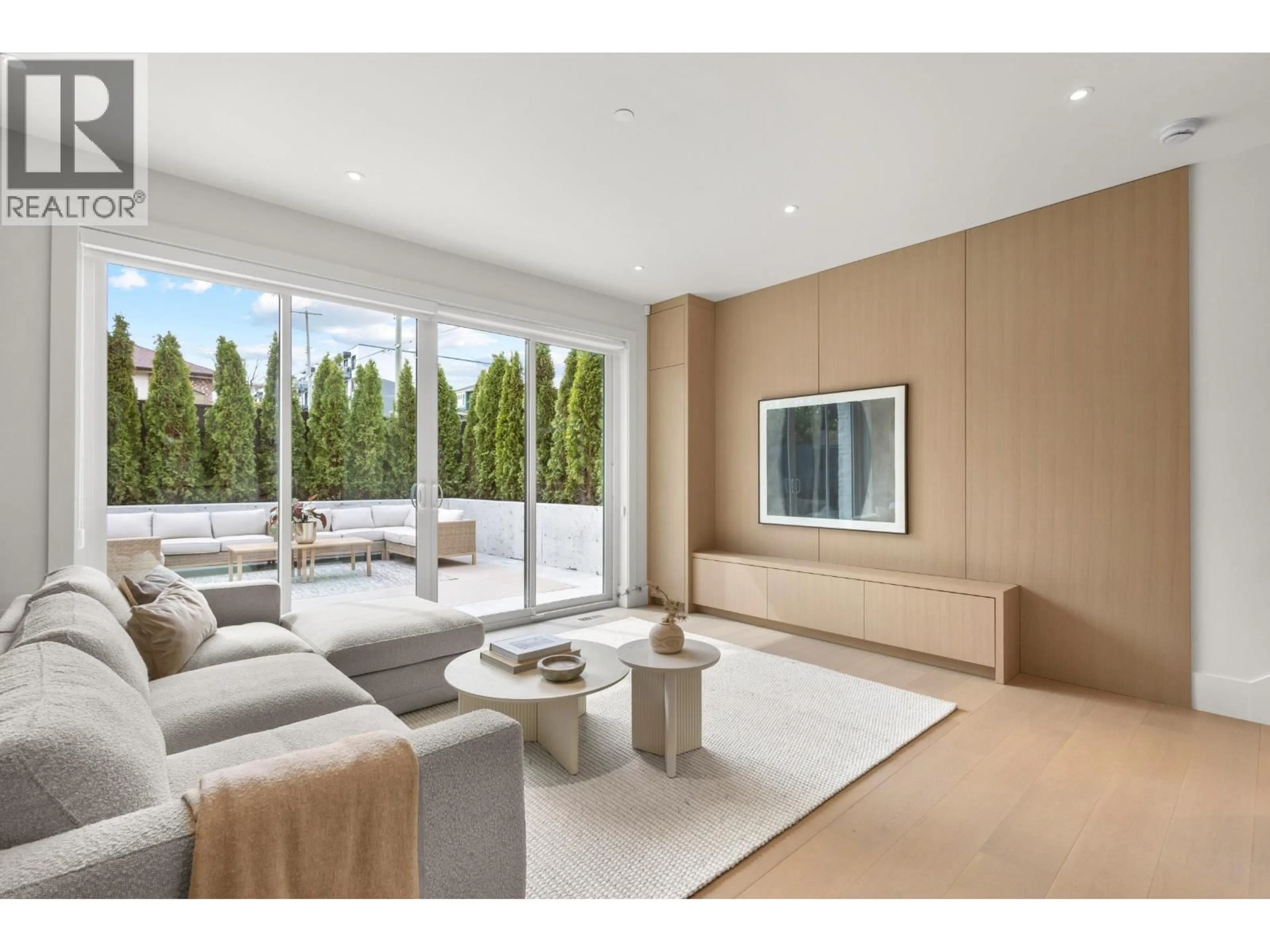 Living room with furniture, unknown for 1 - 2425 KITCHENER STREET, Vancouver British Columbia V5K3C4