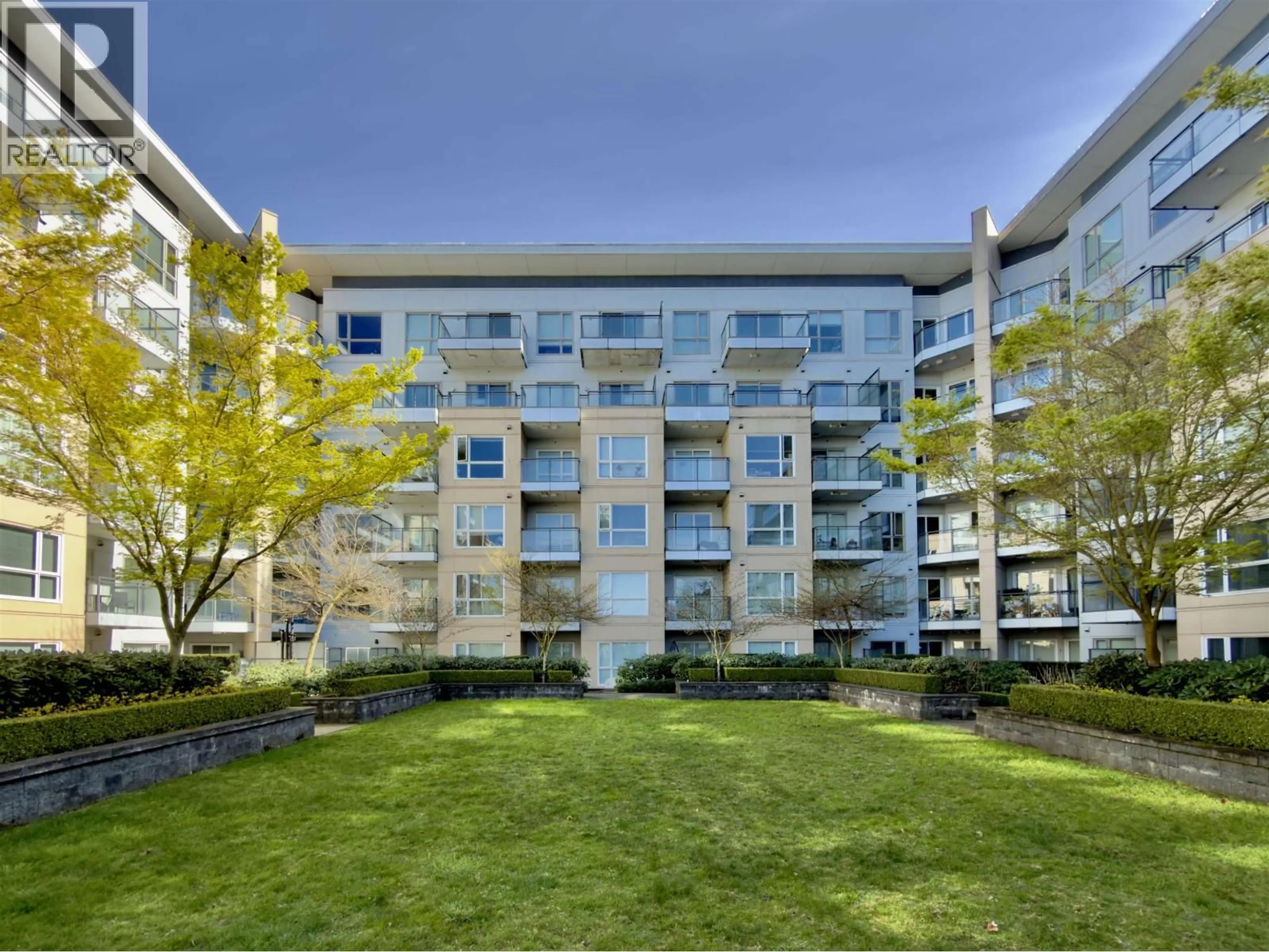 Patio, building for 128 - 5311 CEDARBRIDGE WAY, Richmond British Columbia V6X0L6