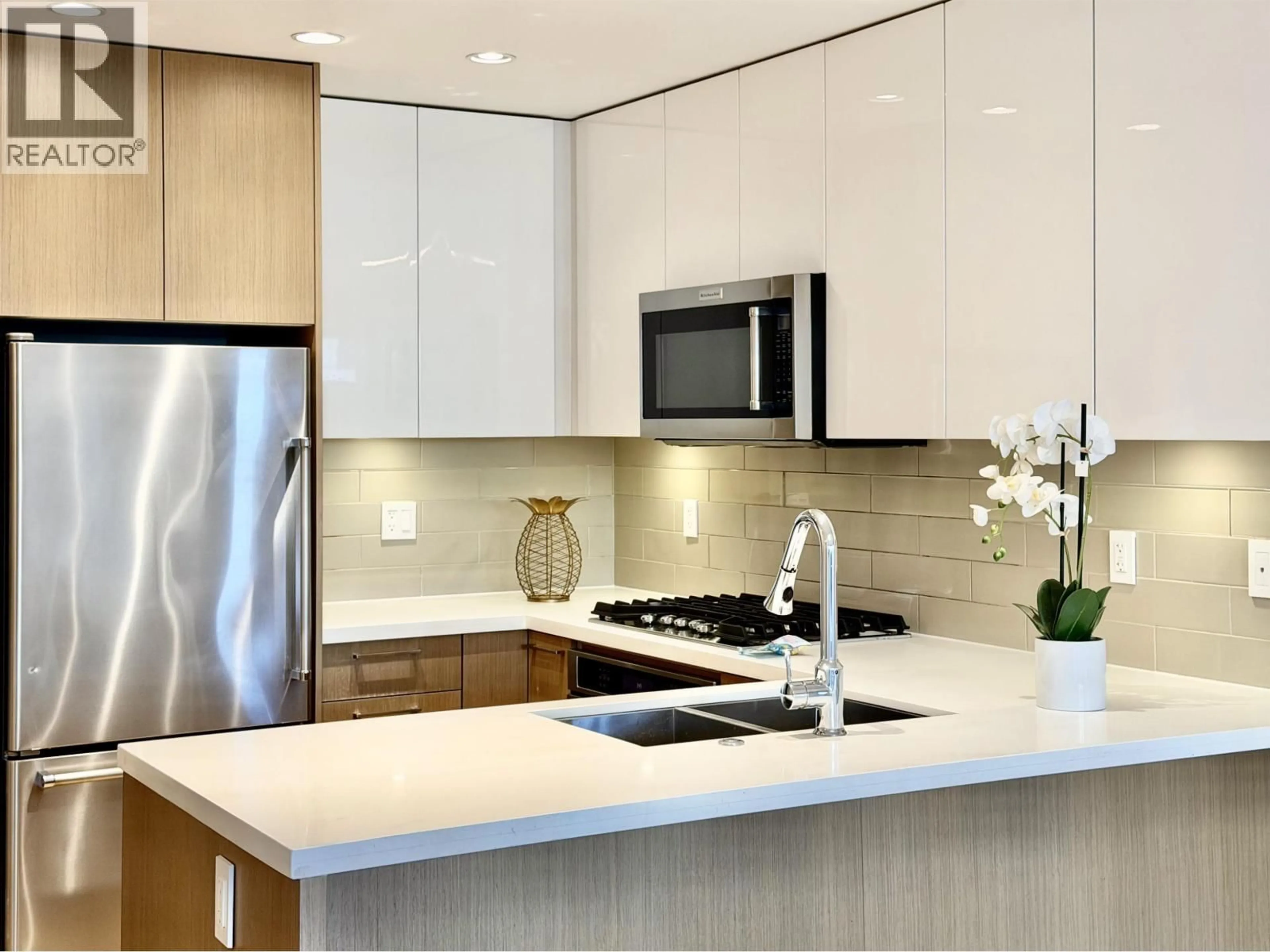 Contemporary kitchen, unknown for 128 - 5311 CEDARBRIDGE WAY, Richmond British Columbia V6X0L6