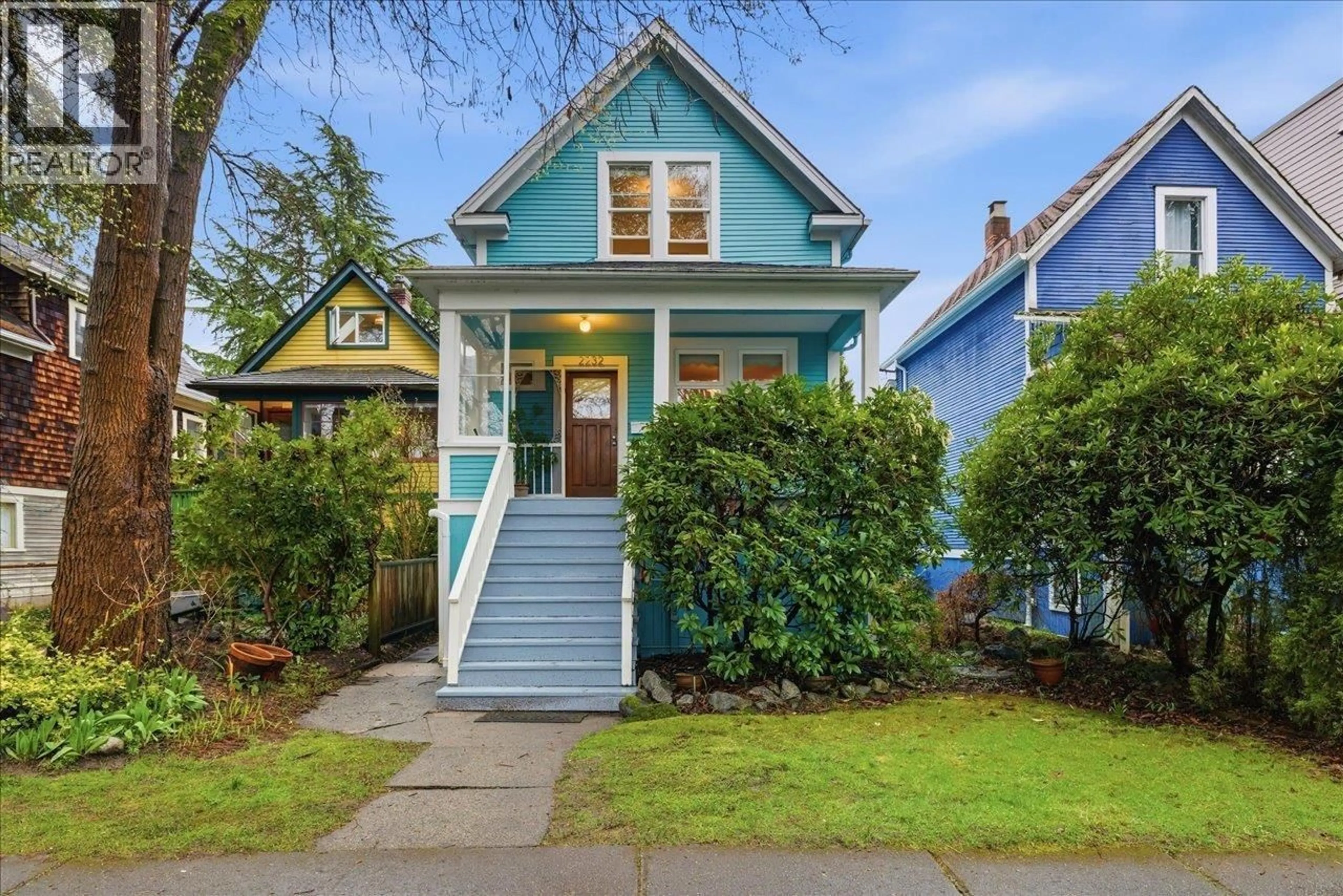 Home with vinyl exterior material, street for 2232 14TH AVENUE, Vancouver British Columbia V6K2W1