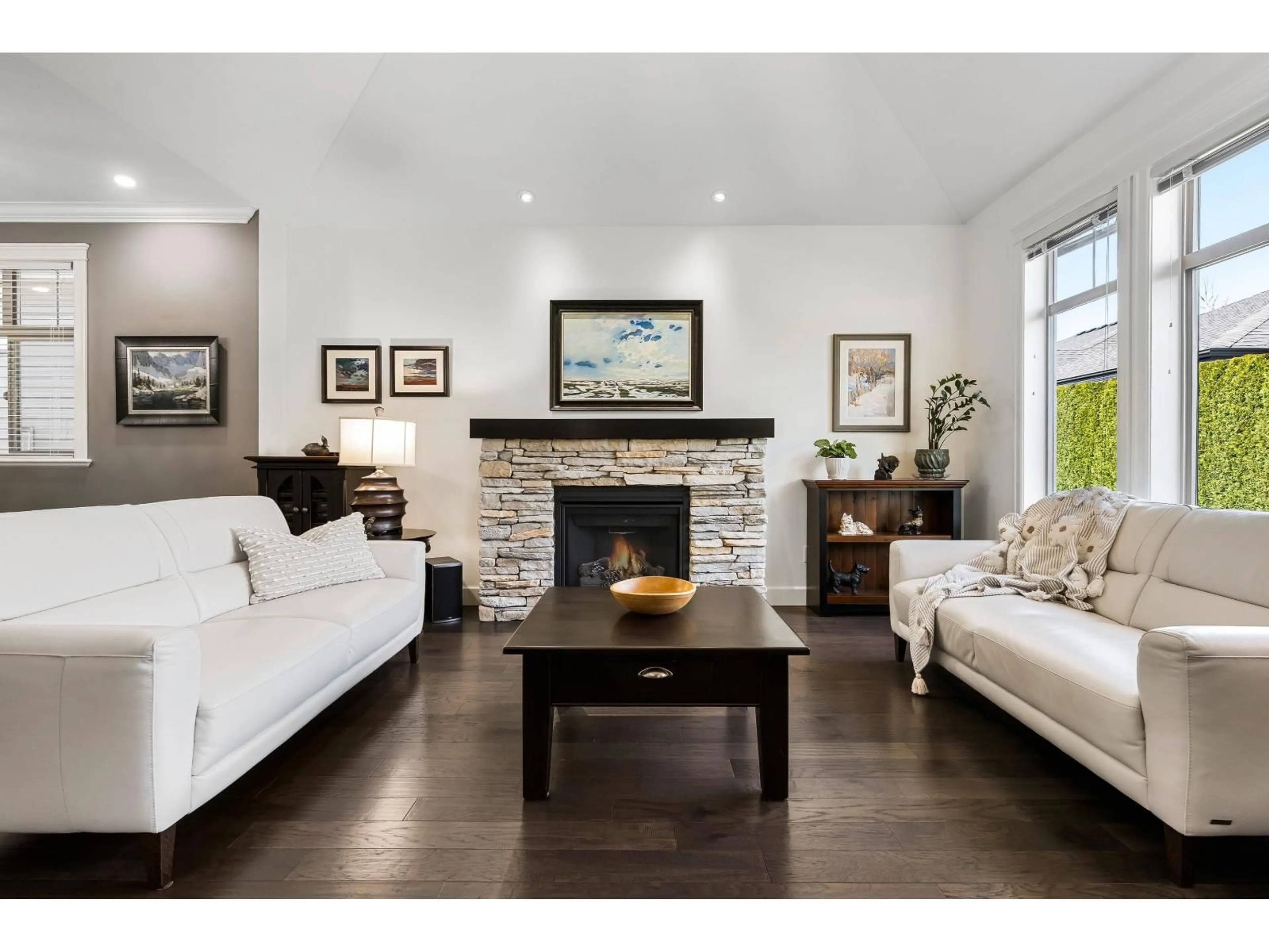 Living room with furniture, wood/laminate floor for 25 - 45900 SOUTH SUMAS ROAD, Chilliwack British Columbia V2R0S9