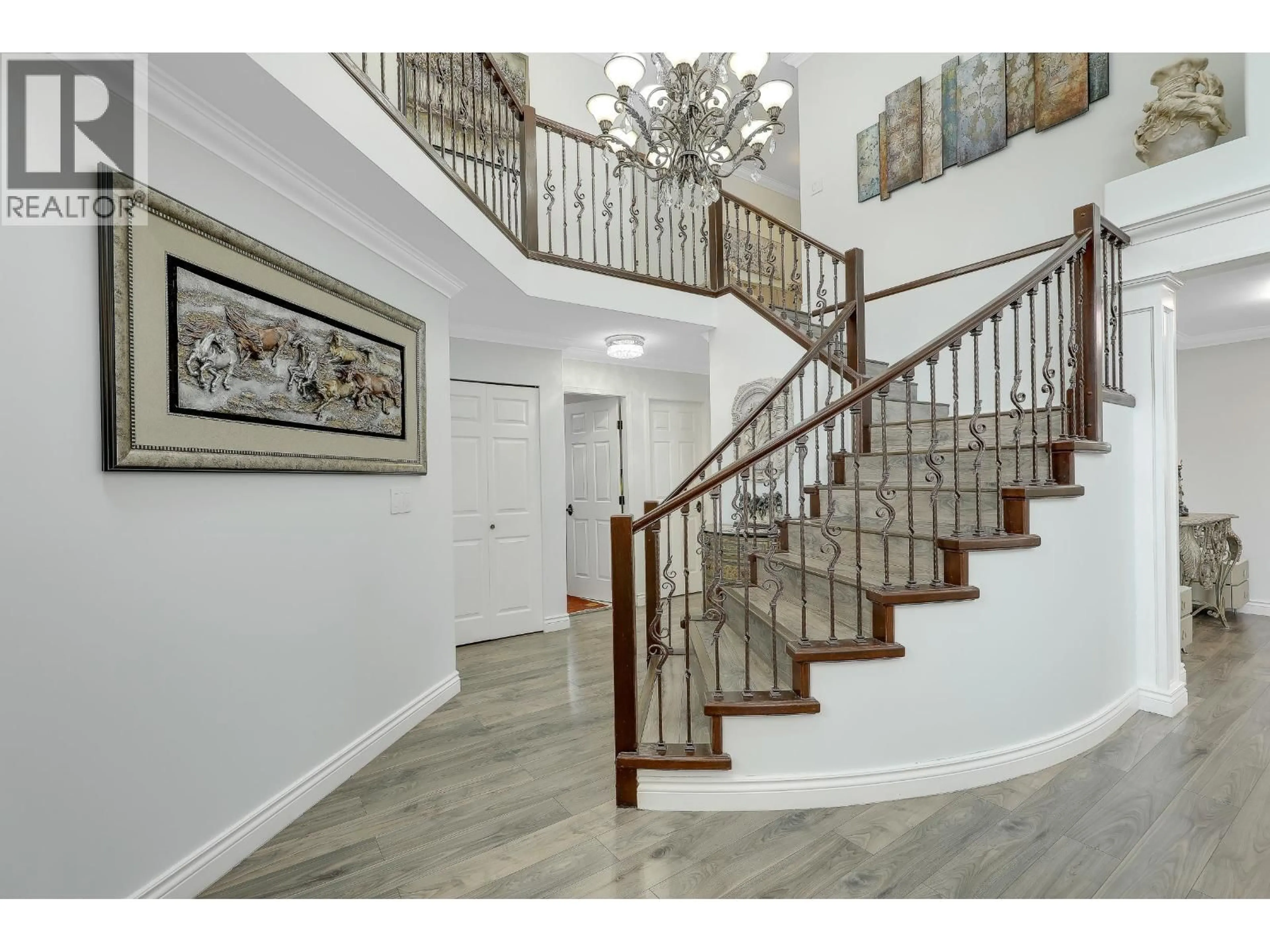 Indoor foyer for 3070 WADDINGTON PLACE, Coquitlam British Columbia V3E2Y9