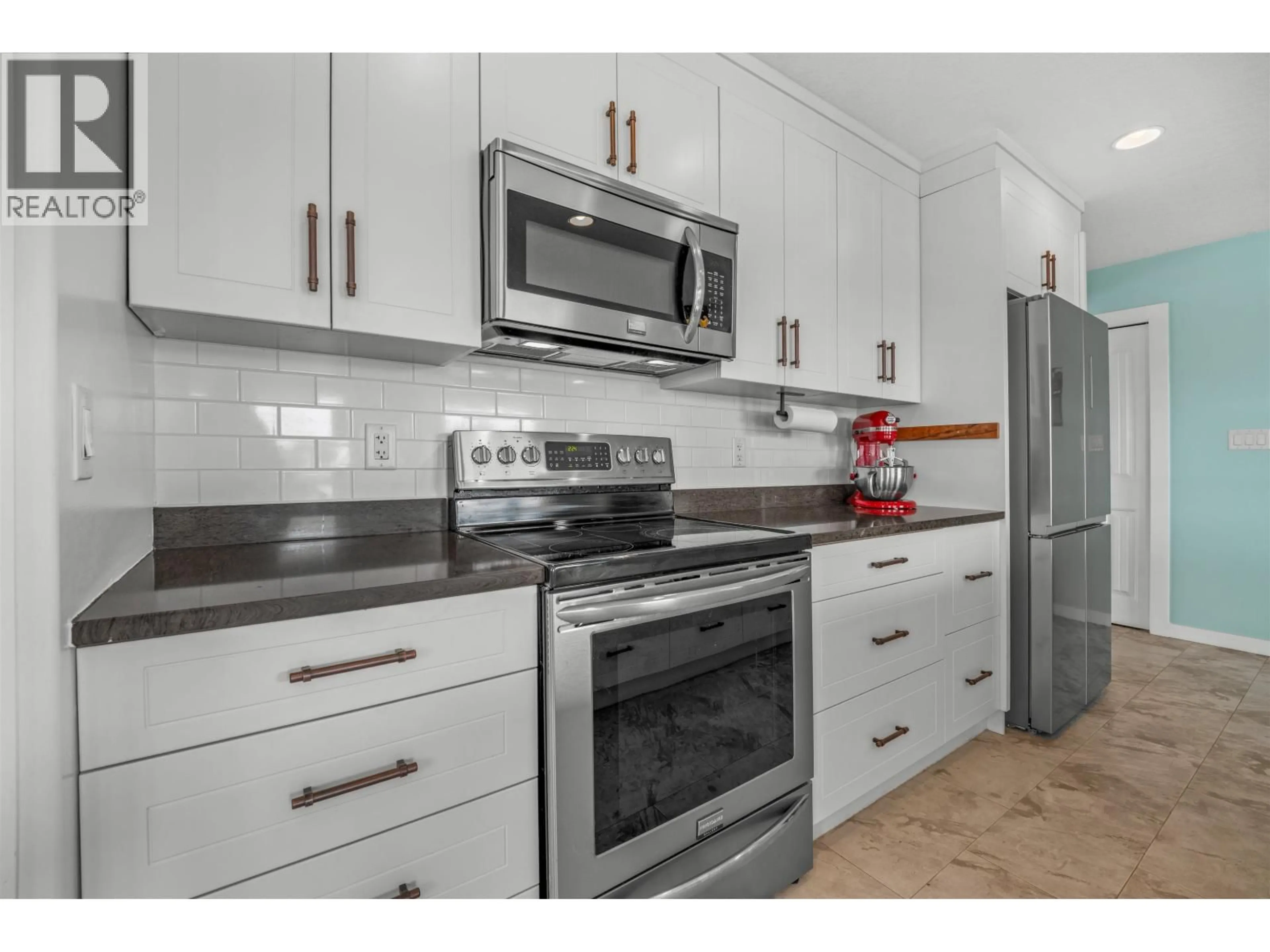 Standard kitchen, unknown for 7003 TRYGG COURT, Prince George British Columbia V2N6Z8