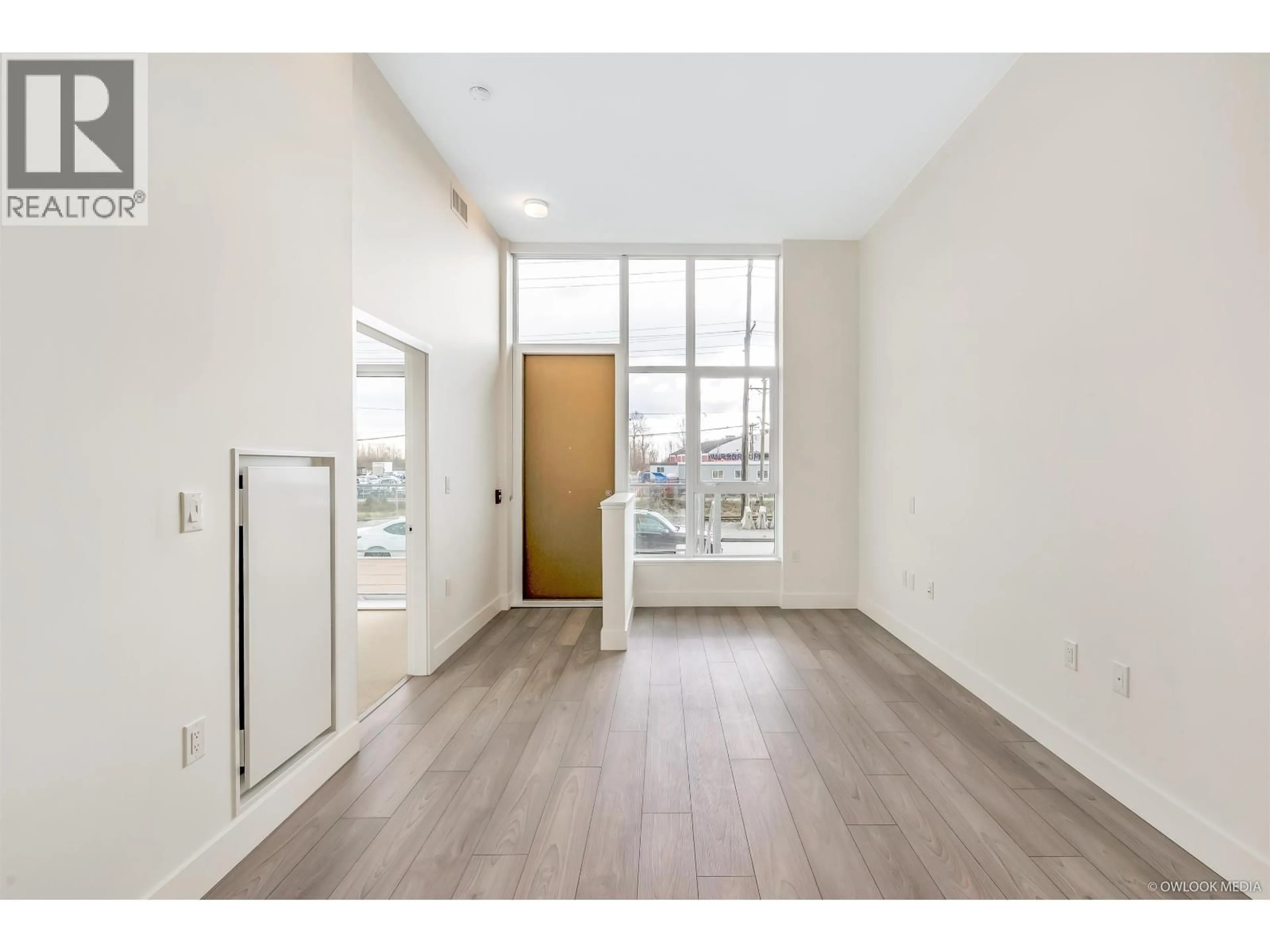 Indoor entryway for 3559 KENT AVENUE NORTH, Vancouver British Columbia V5S0H6