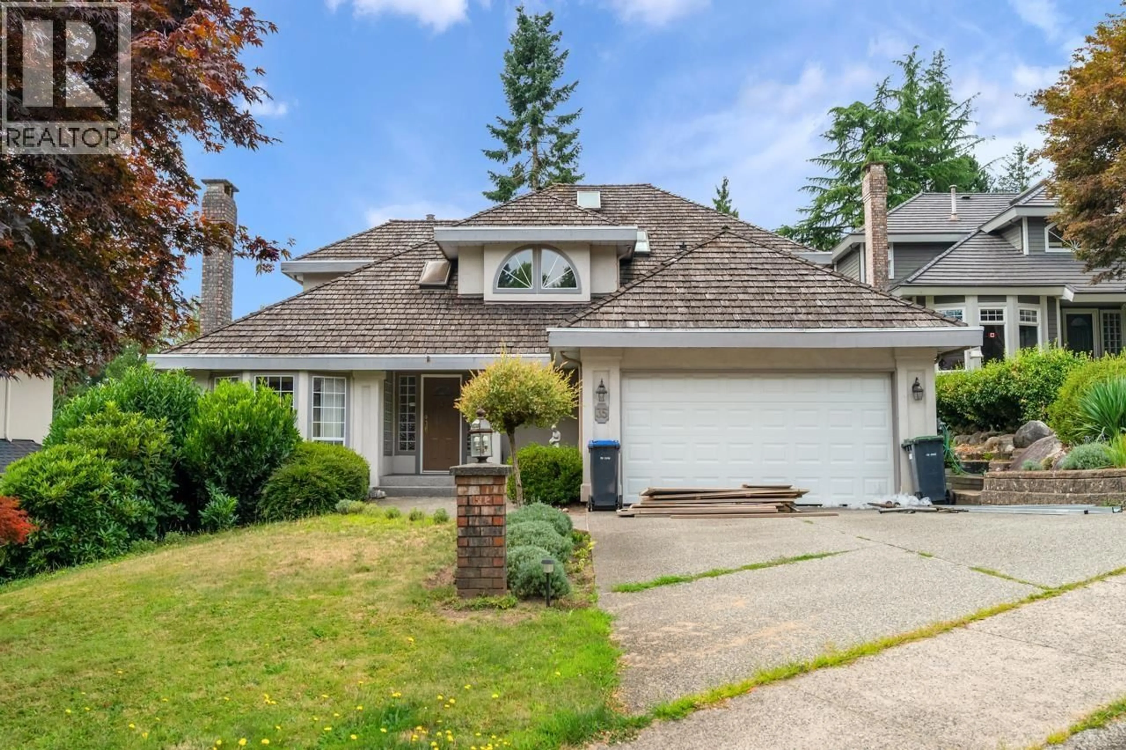 Home with vinyl exterior material, street for 35 WILDWOOD DRIVE, Port Moody British Columbia V3H4M5