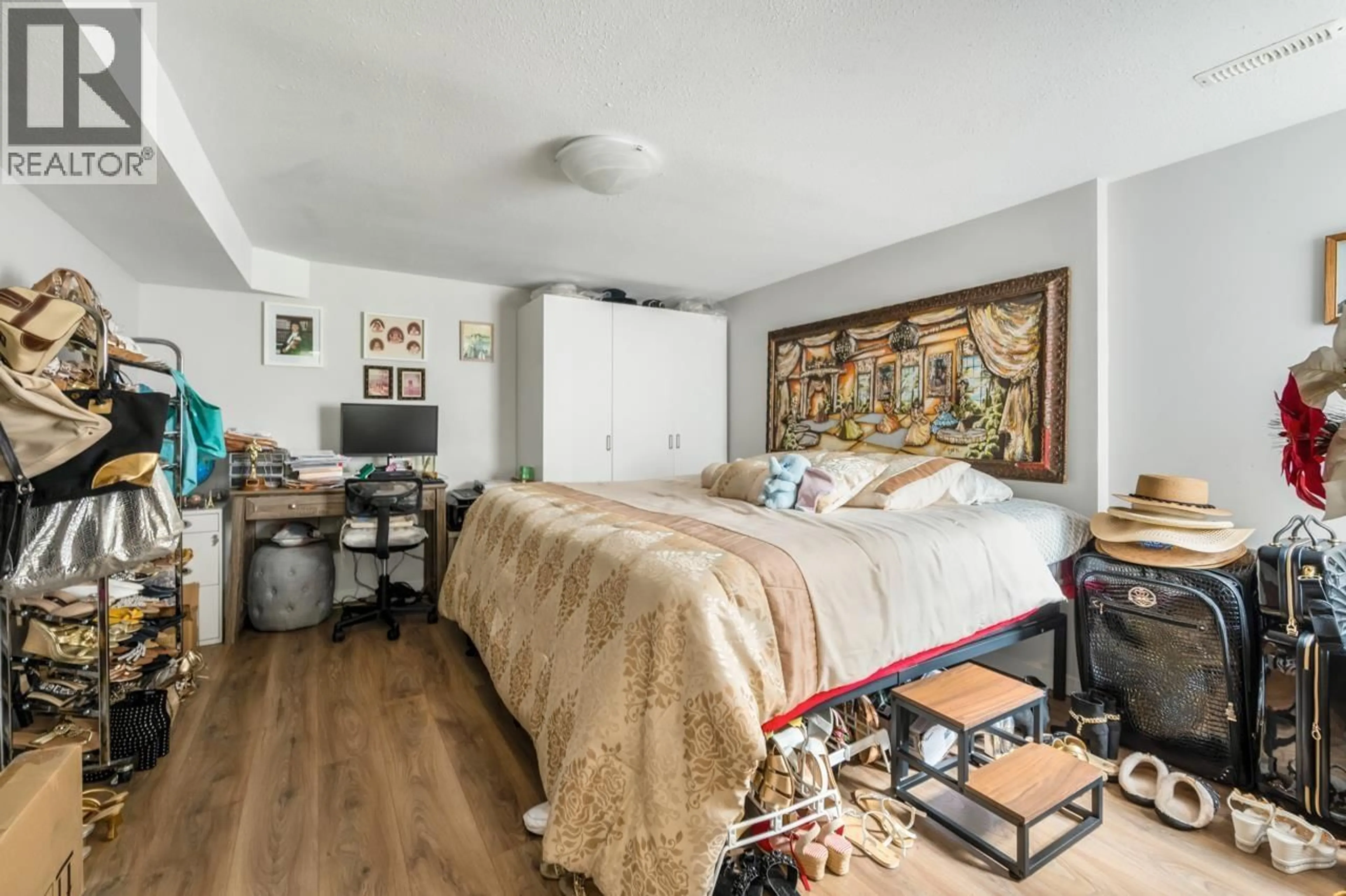 Bedroom with bed, unknown for 35 WILDWOOD DRIVE, Port Moody British Columbia V3H4M5