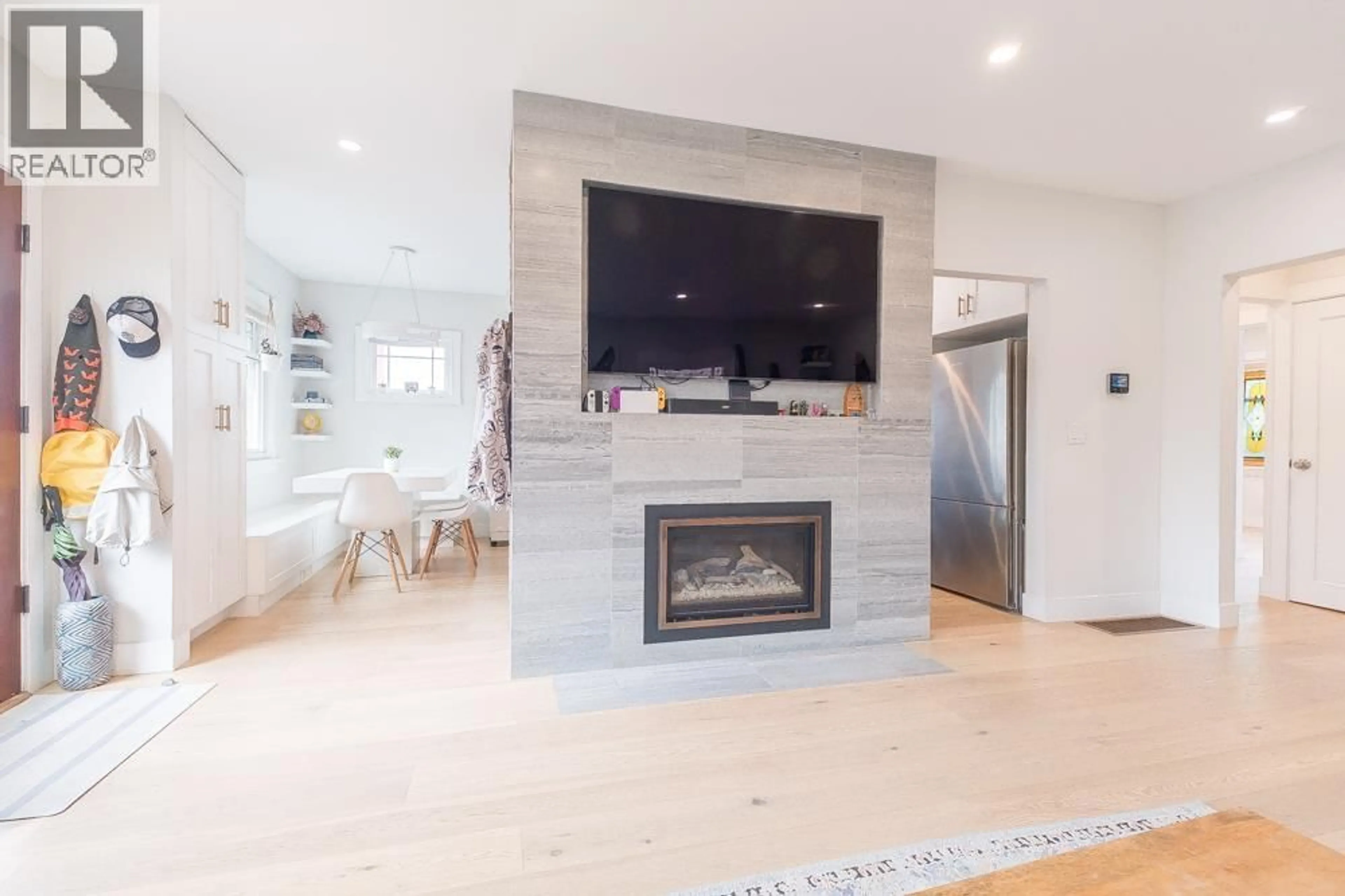 Unknown for 1610 SALSBURY DRIVE, Vancouver British Columbia V5L4B8