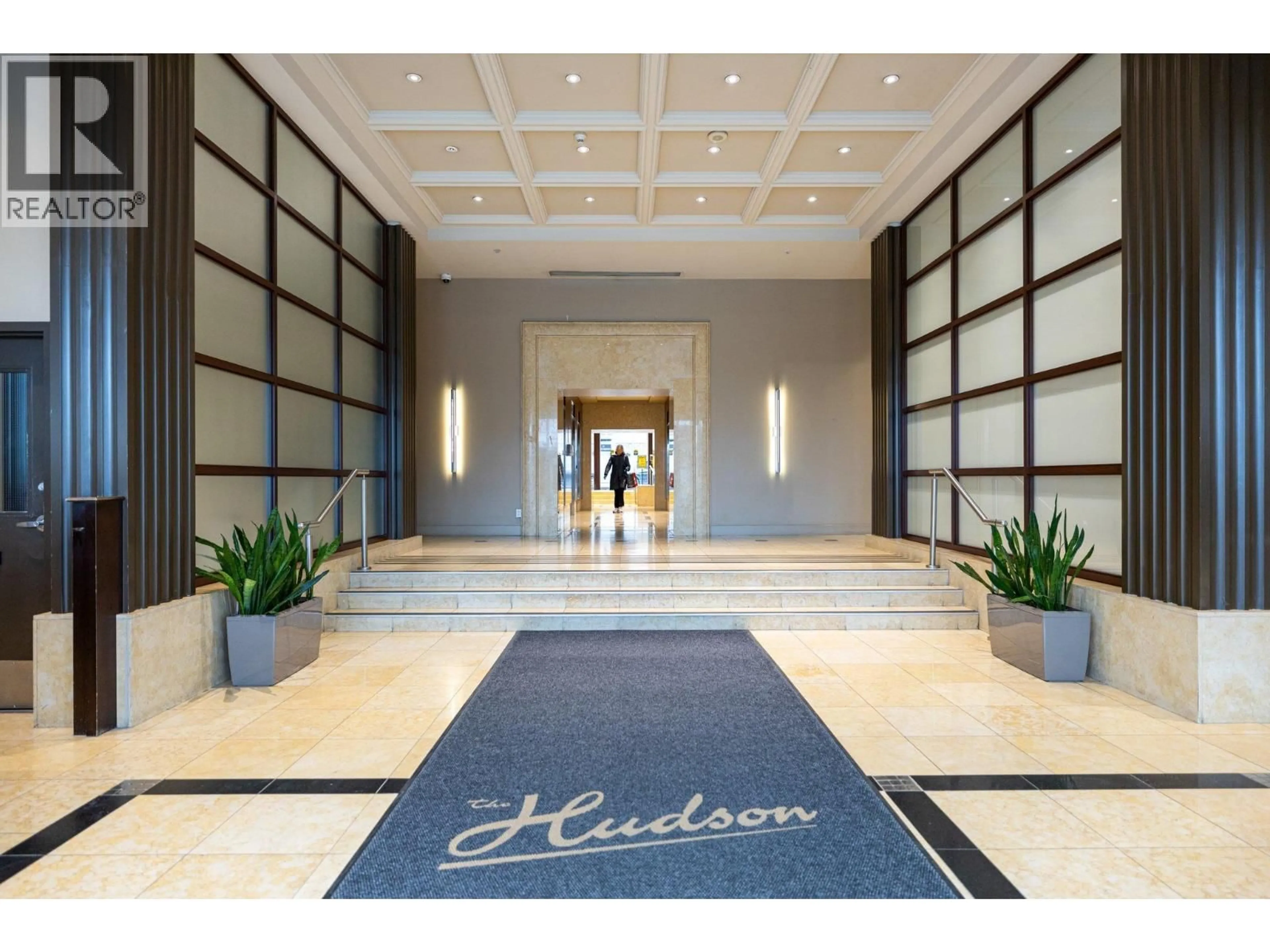 Indoor foyer for 718 - 610 GRANVILLE STREET, Vancouver British Columbia V6C3T3