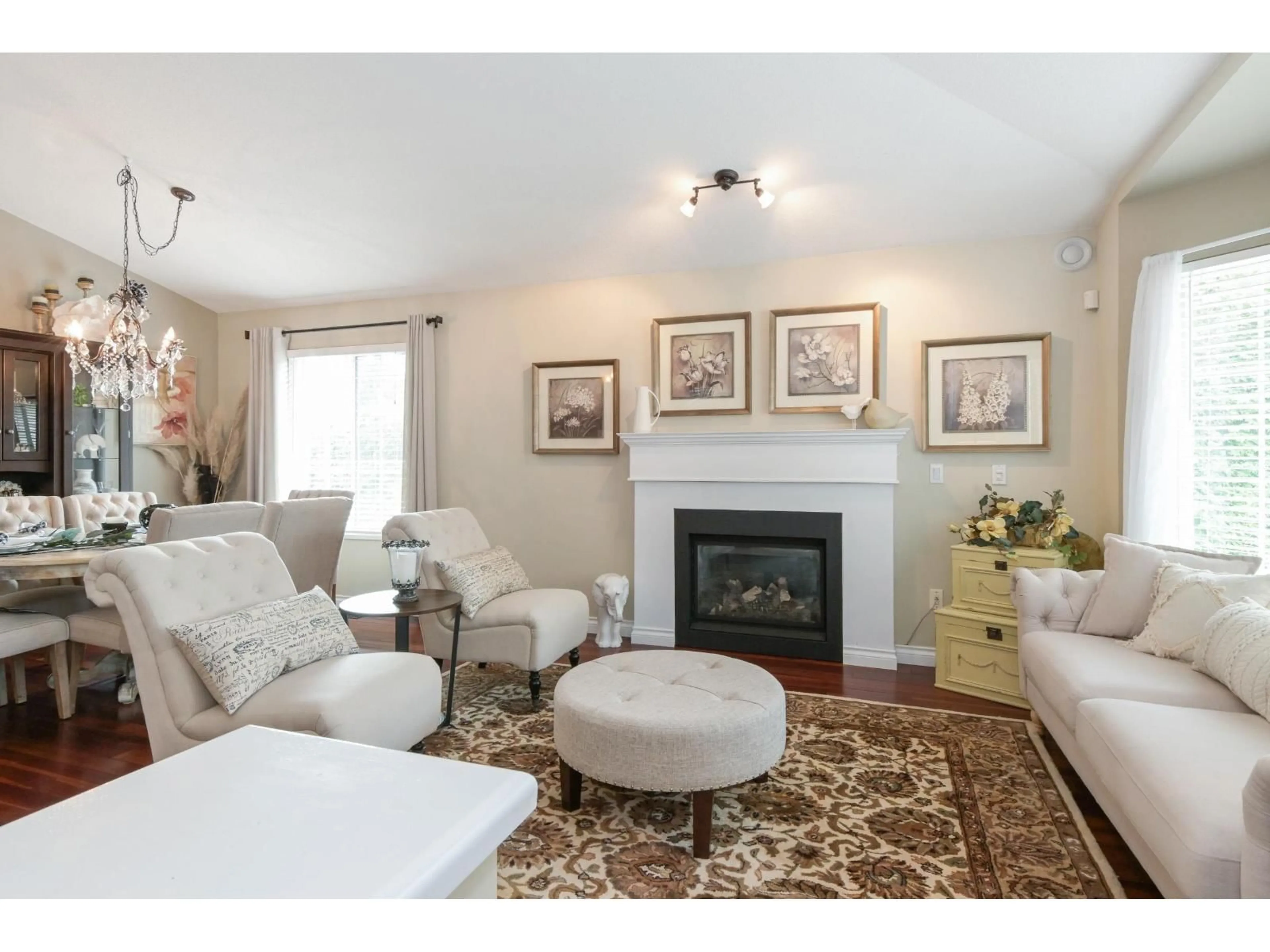 Living room with furniture, unknown for 18 - 16888 80 AVENUE, Surrey British Columbia V4N5A1