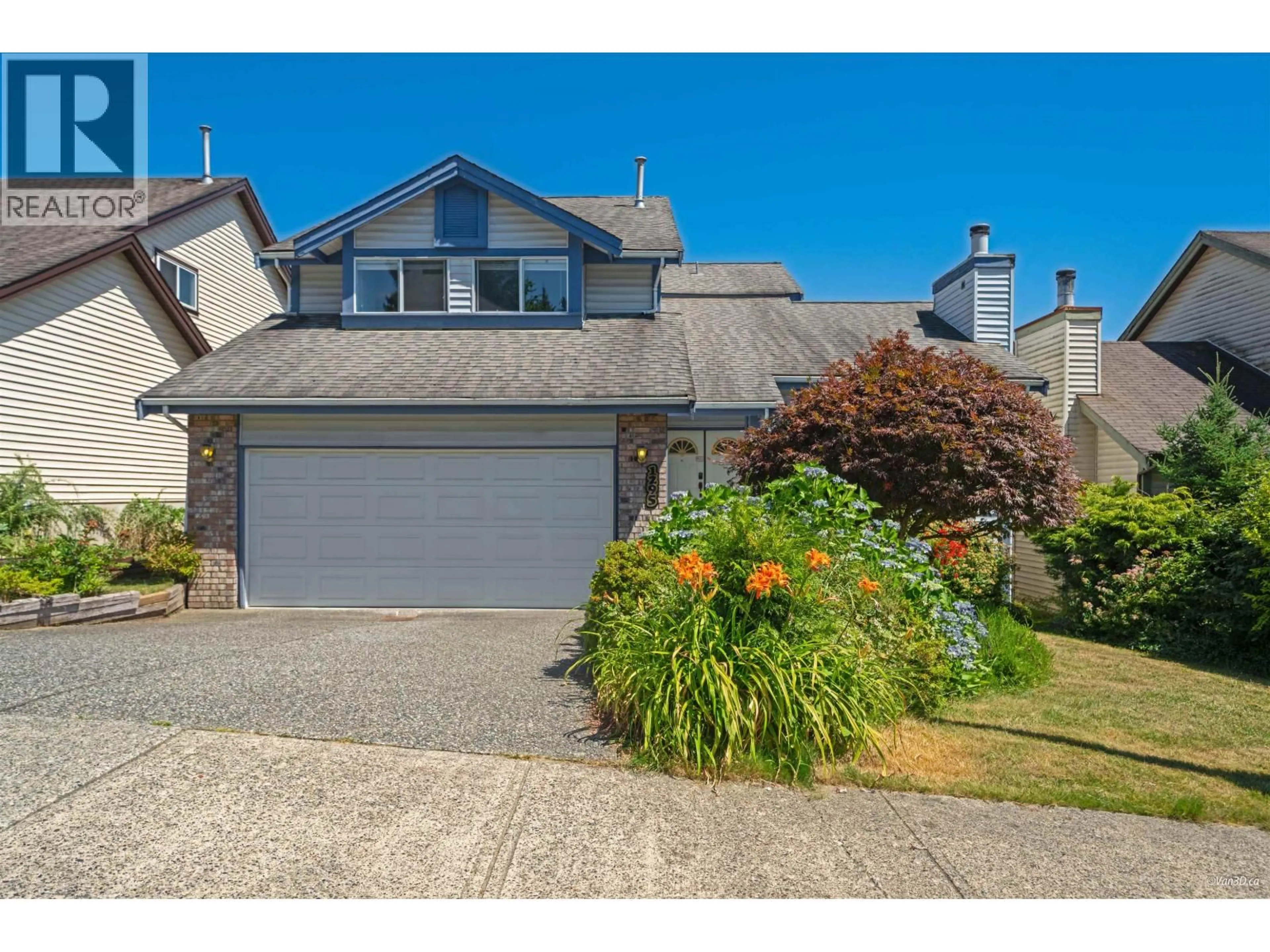 A pic from outside/outdoor area/front of a property/back of a property/a pic from drone, street for 1295 DAIMLER STREET, Coquitlam British Columbia V3B6P5