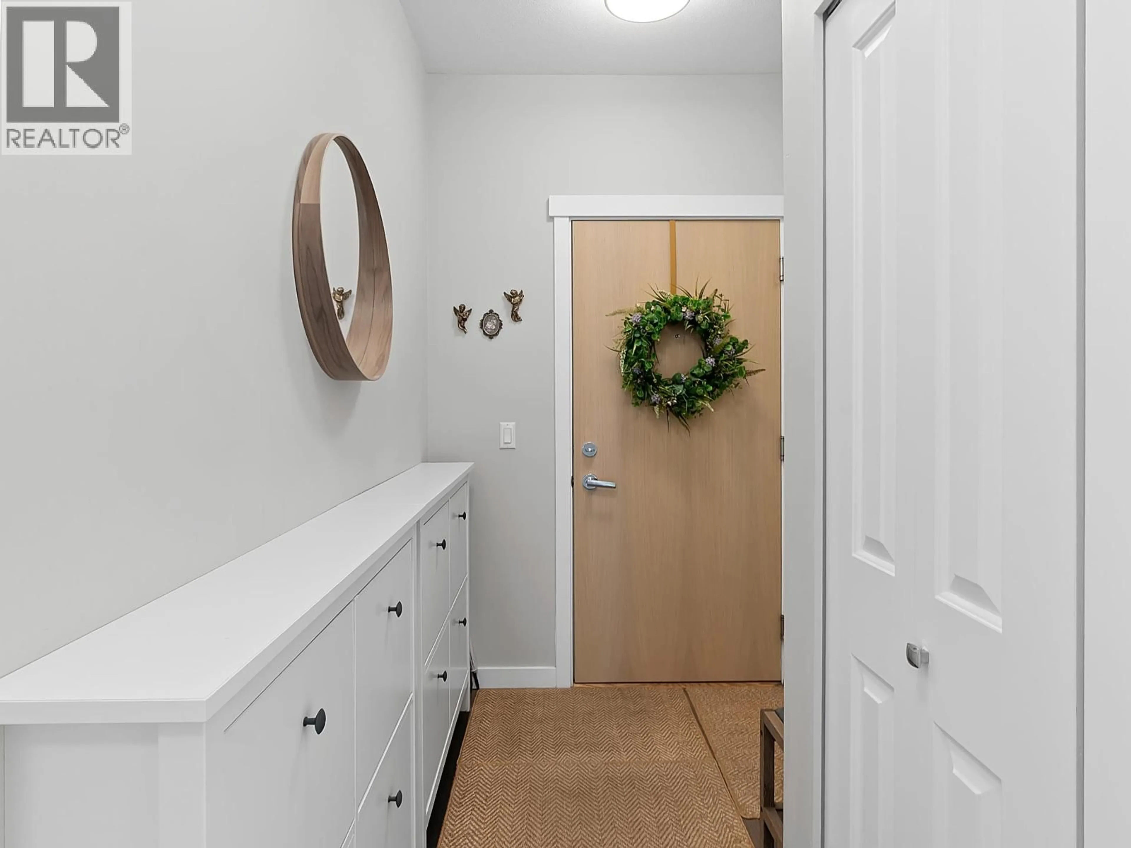 Indoor entryway for 316 - 607 COTTONWOOD AVENUE, Coquitlam British Columbia V3J0H1