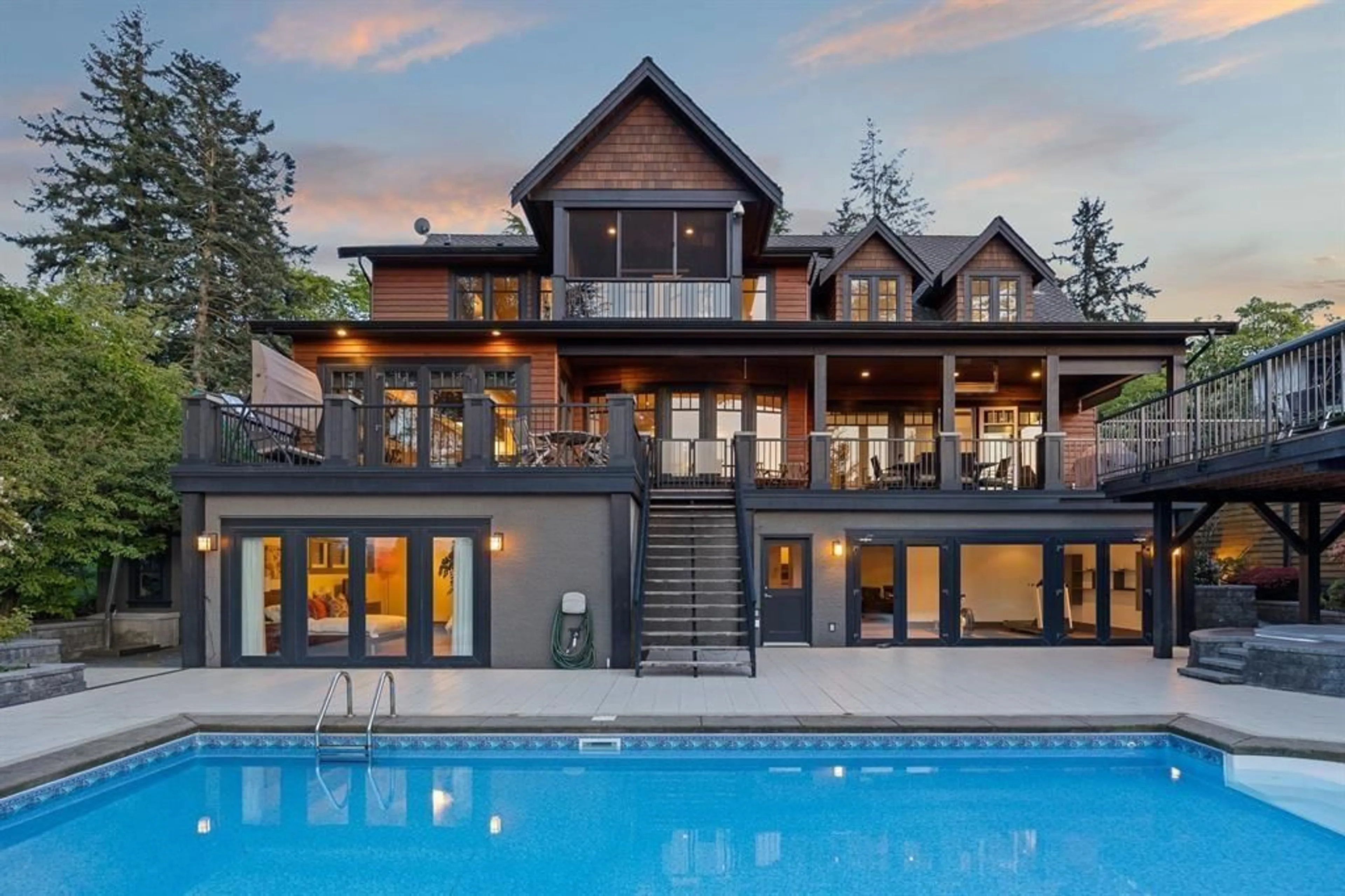 Home with brick exterior material, water/lake/river/ocean view for 2737 CRESCENT DRIVE, Surrey British Columbia V4A3J9