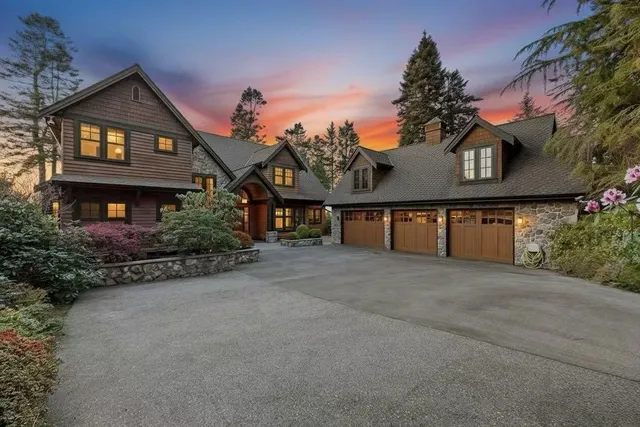 2737 CRESCENT DRIVE, Surrey 5
