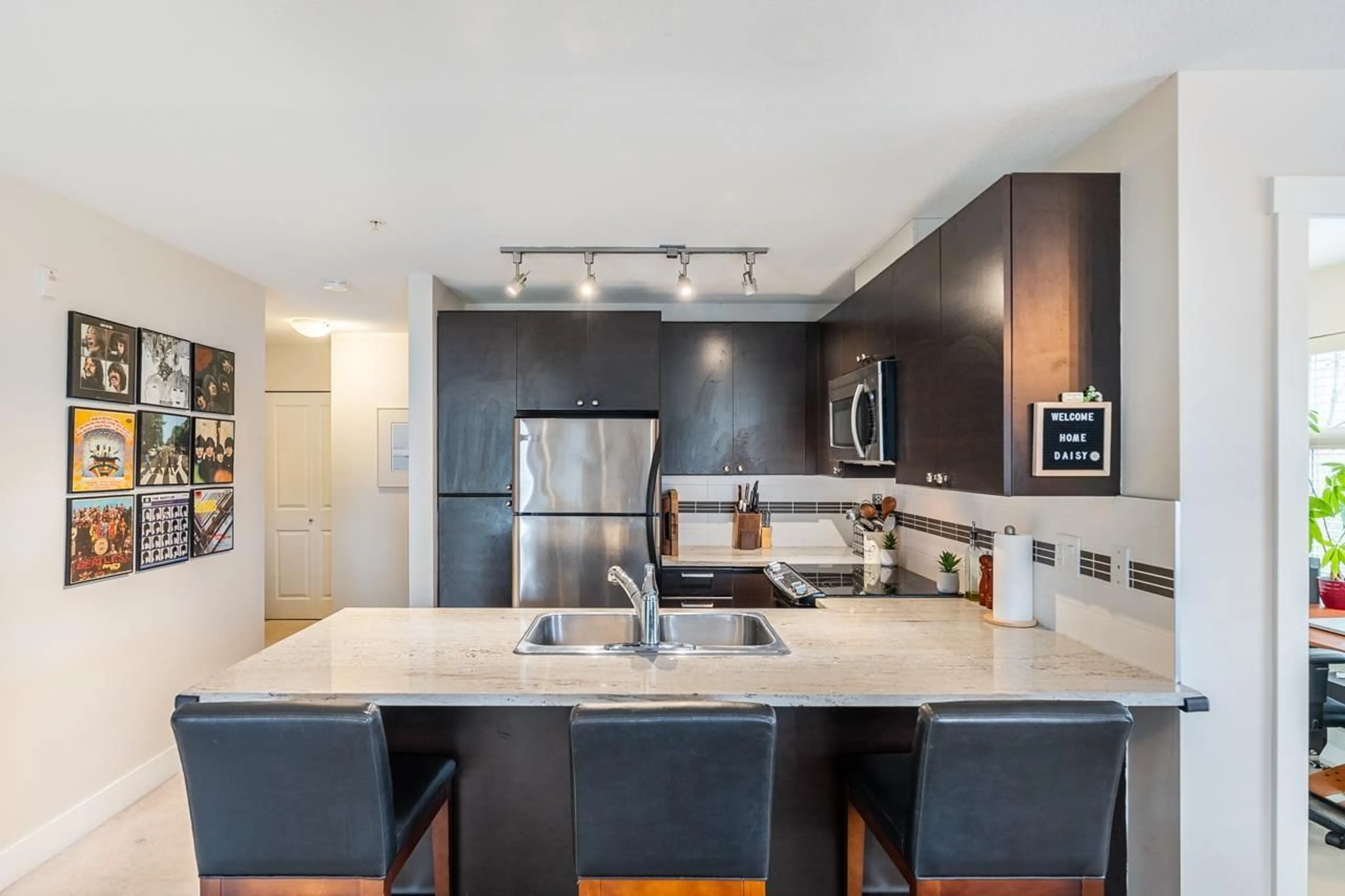 Open concept kitchen, unknown for 212 - 6500 194TH STREET, Surrey British Columbia V4N5X4