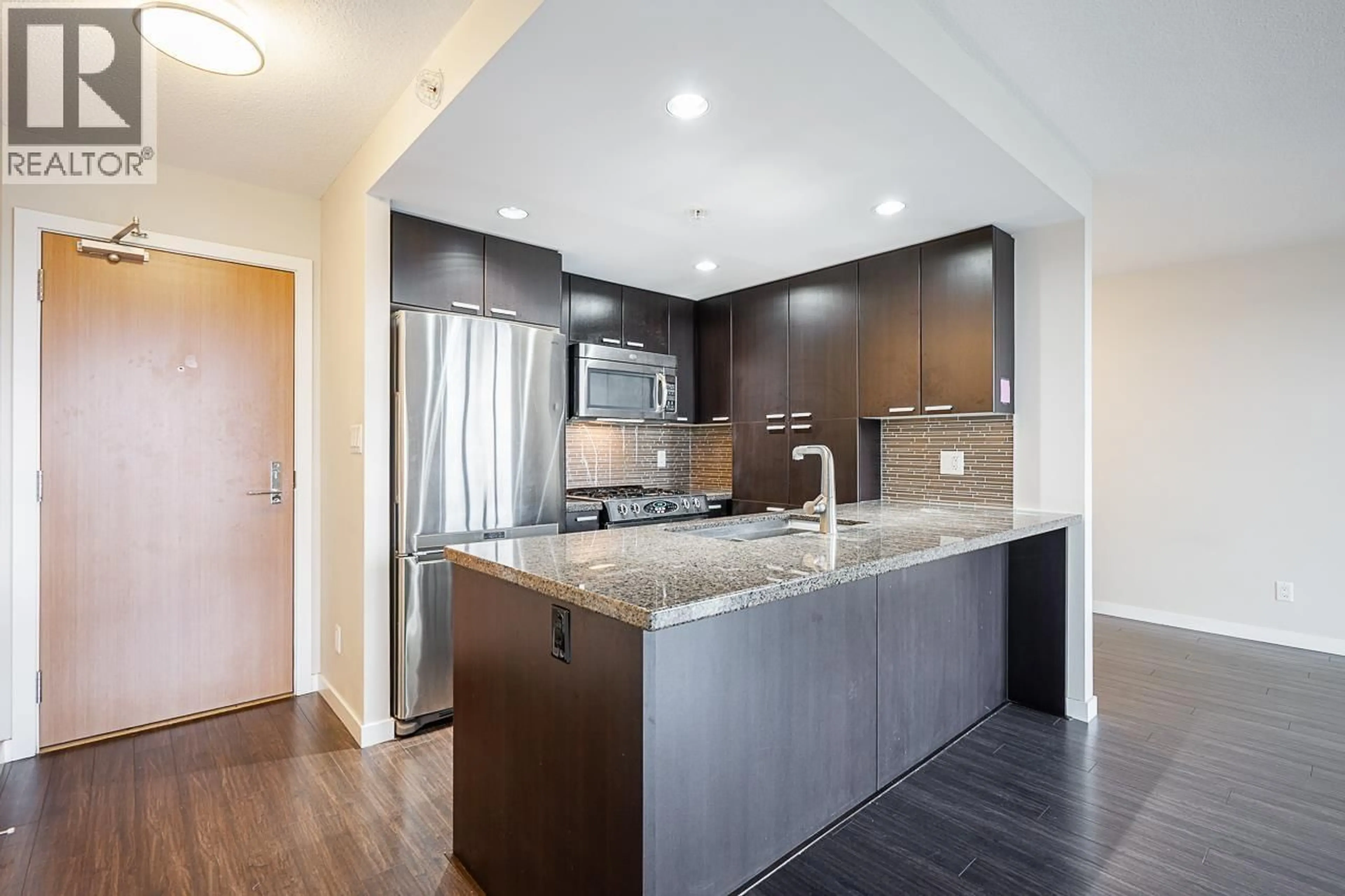Open concept kitchen, unknown for 1705 - 2232 DOUGLAS ROAD, Burnaby British Columbia V5C0G9