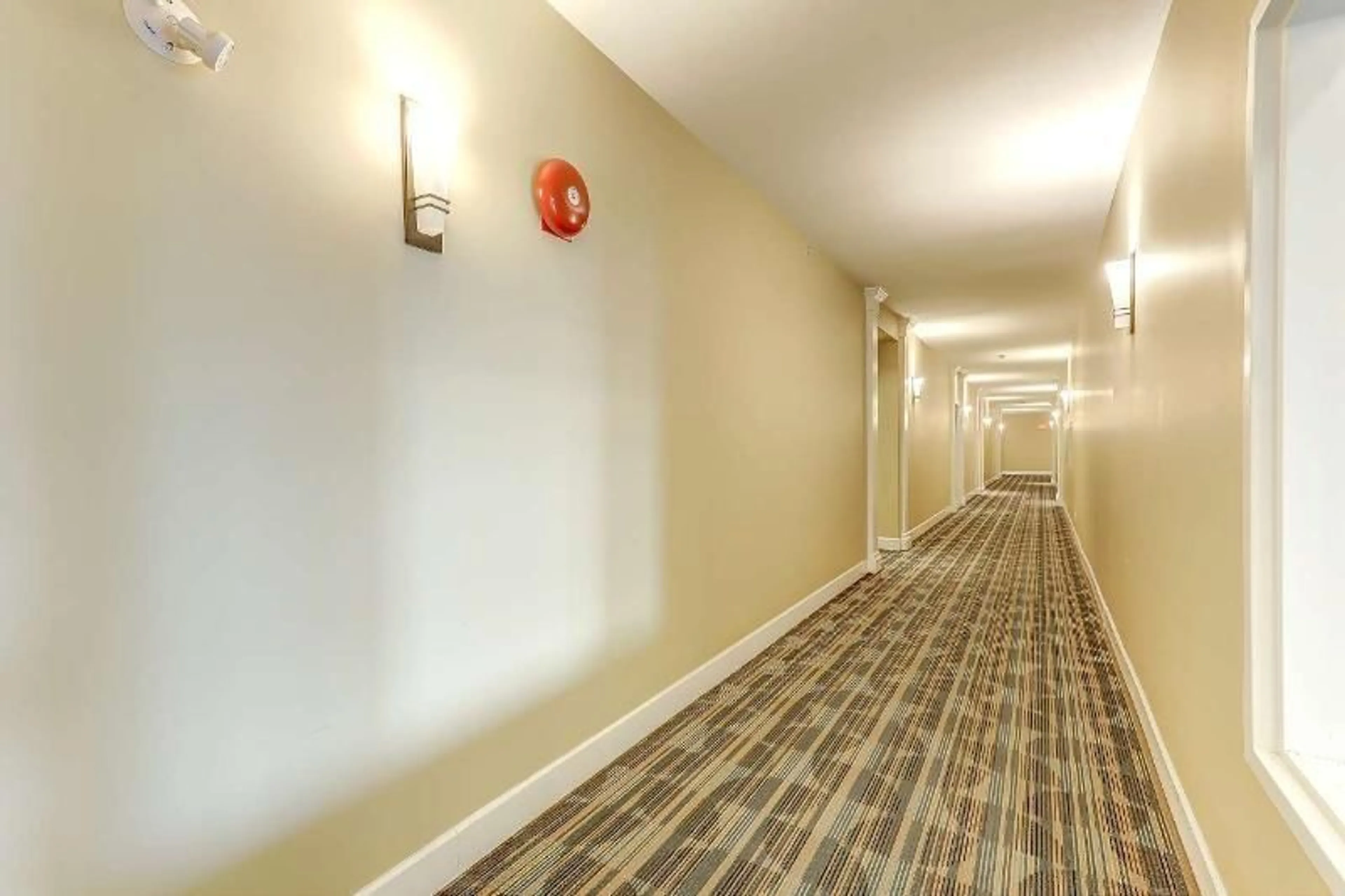 Indoor foyer for 315 - 46262 FIRST AVENUE, Chilliwack British Columbia V2P0C3