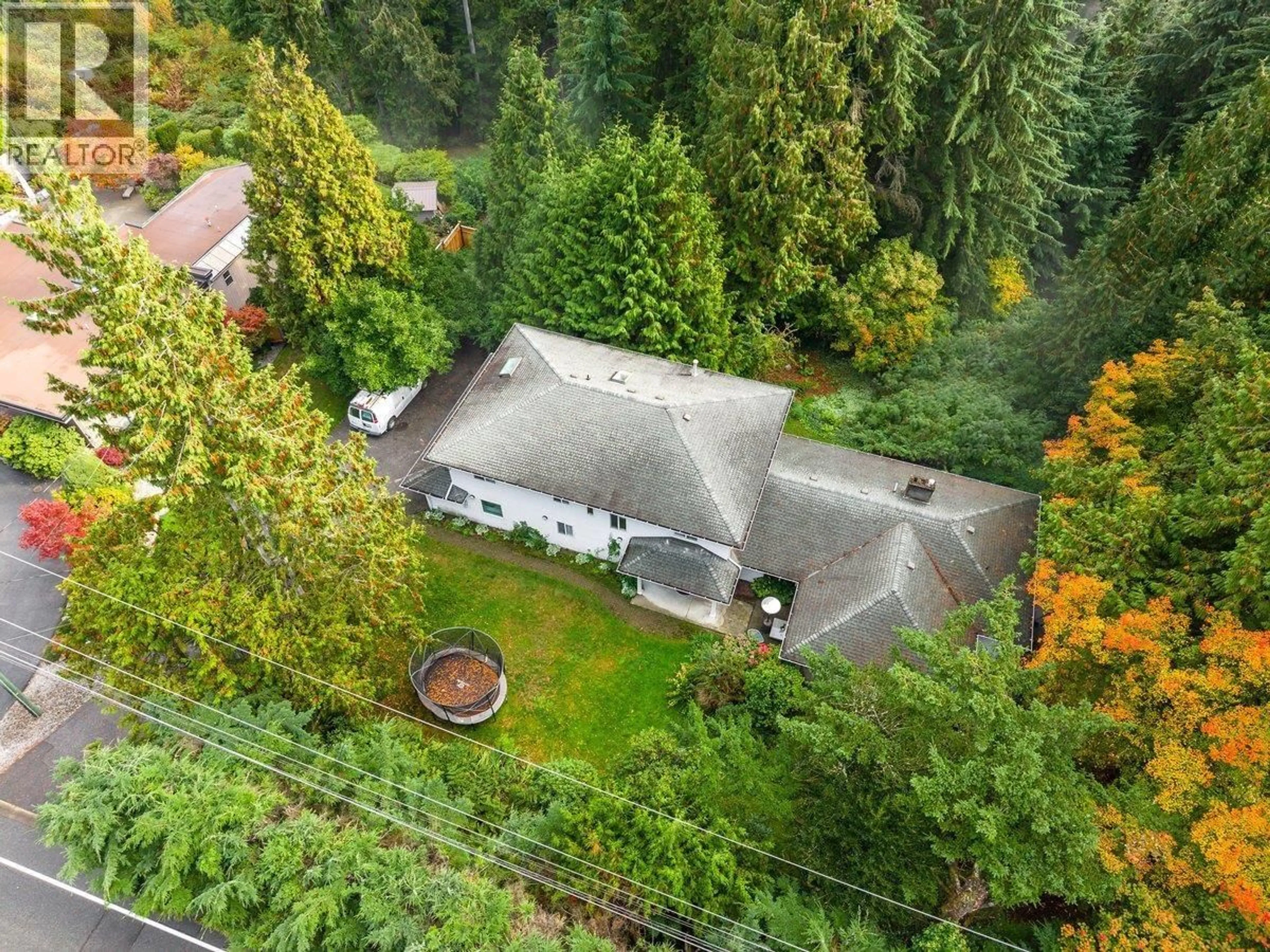 A pic from outside/outdoor area/front of a property/back of a property/a pic from drone, forest/trees view for 186 STEVENS DRIVE, West Vancouver British Columbia V7S1C4