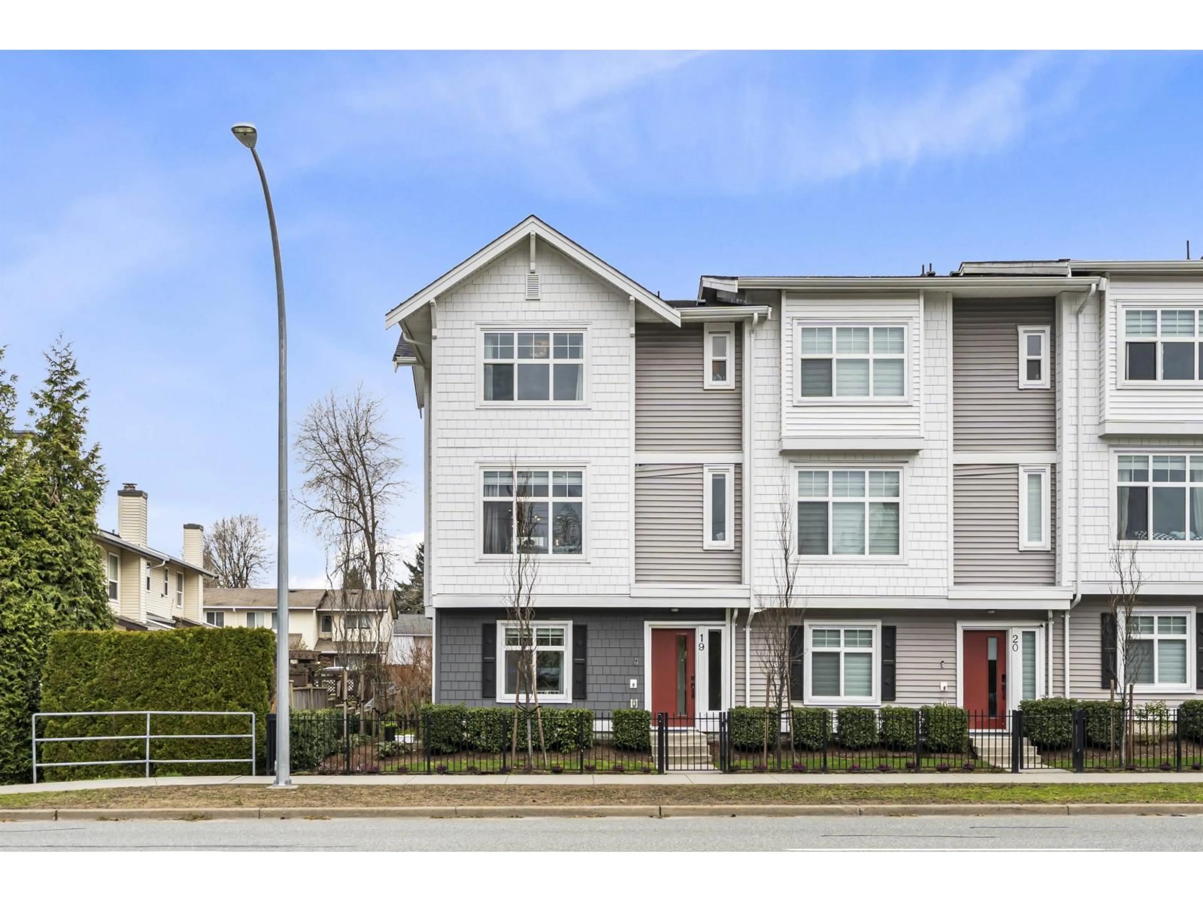 Home with vinyl exterior material, street for 19 - 2033 MCKENZIE ROAD, Abbotsford British Columbia V2S0M2