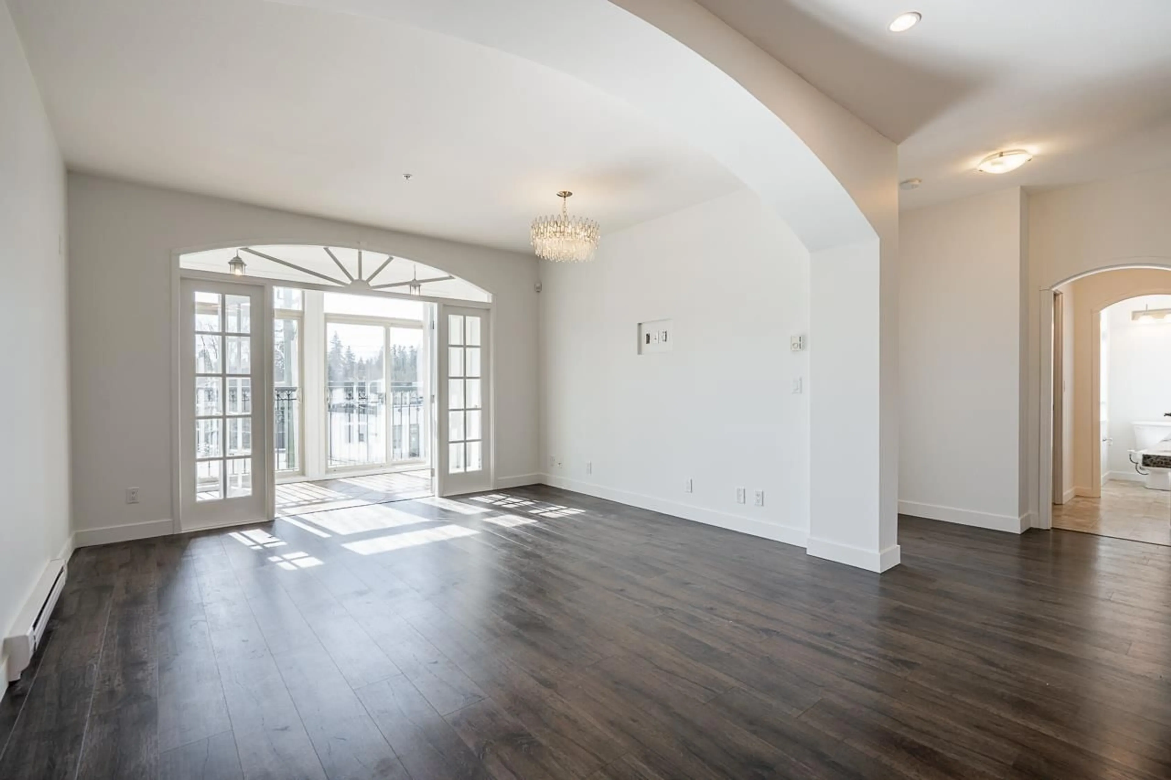 Indoor entryway for 211 - 33485 SOUTH FRASER WAY, Abbotsford British Columbia V2S8P9