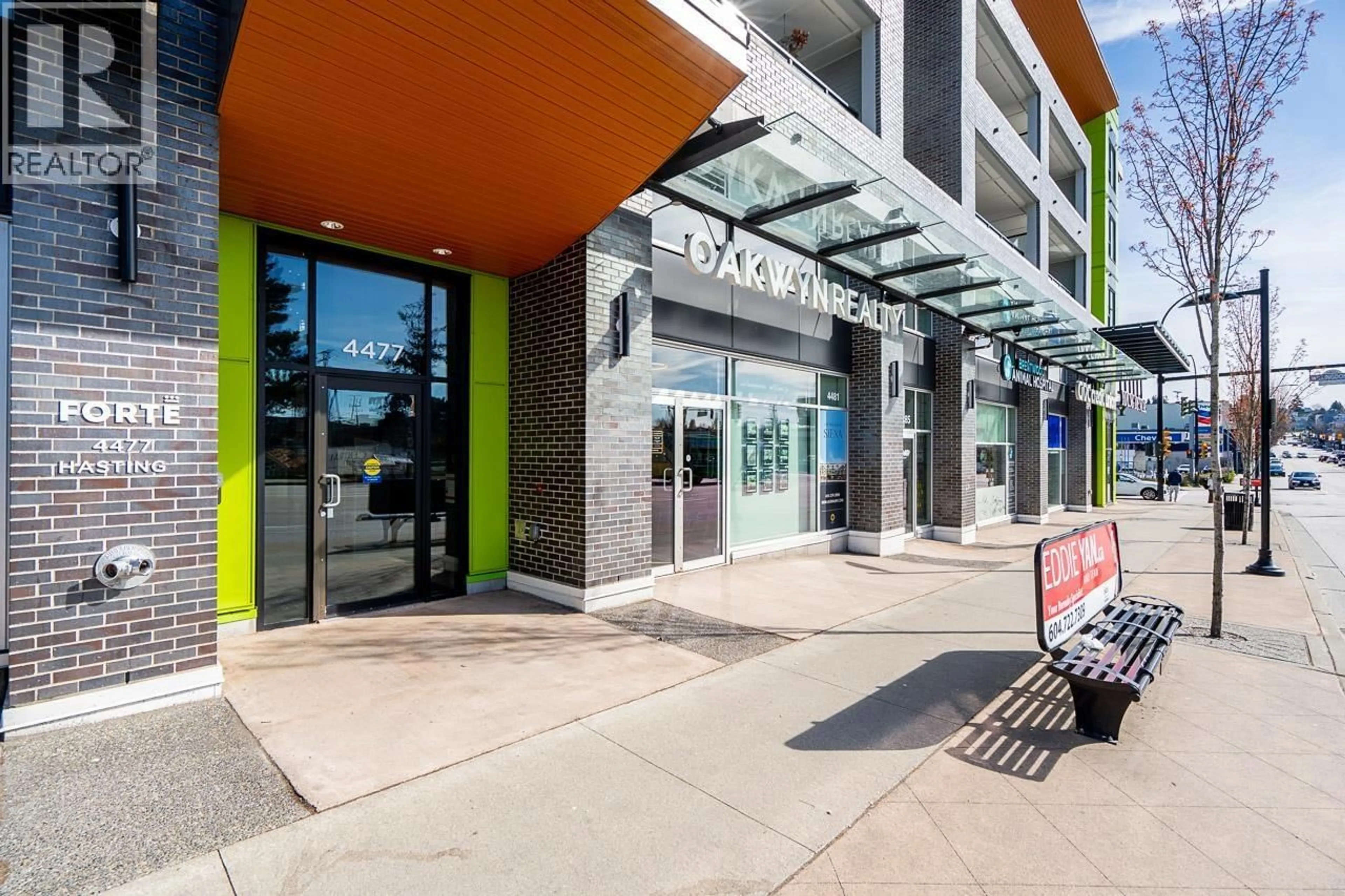 Indoor foyer for 502 - 4477 HASTINGS STREET, Burnaby British Columbia V5C2K1