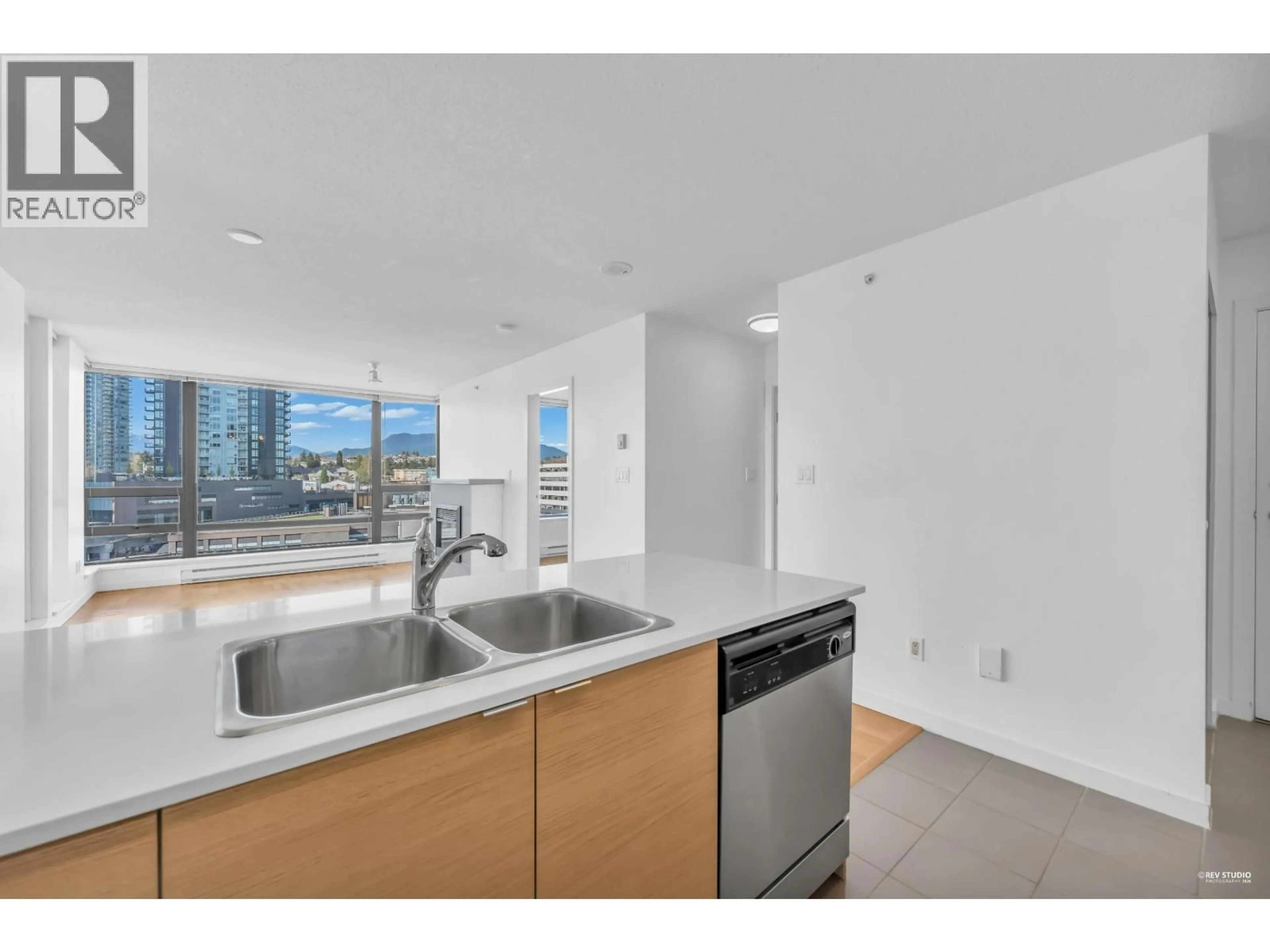 Standard kitchen, floor is not visible for 1002 - 4178 DAWSON STREET, Burnaby British Columbia V5C0A1