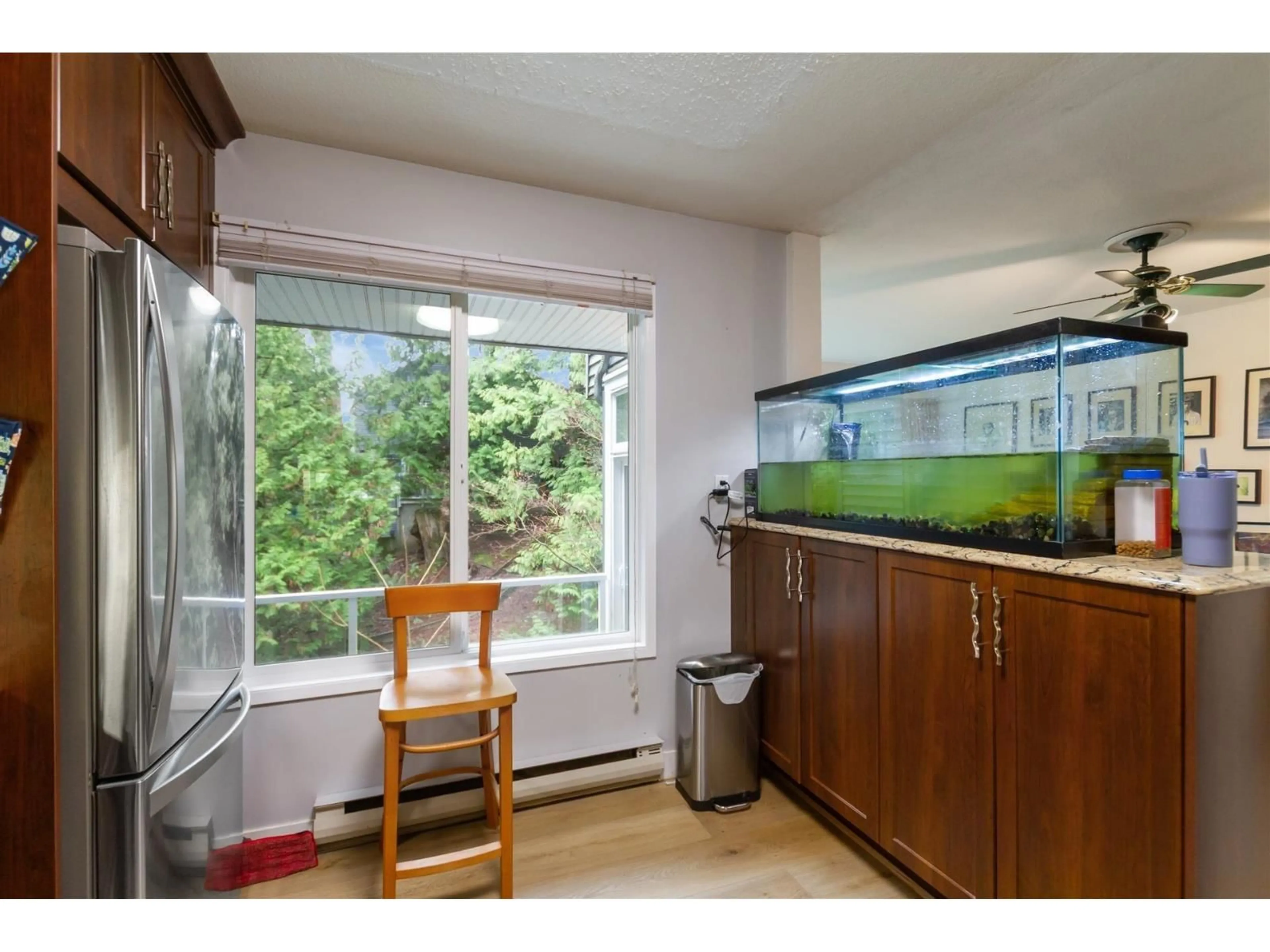 Standard kitchen, unknown for 35 - 20155 50 AVENUE, Langley British Columbia V3A6R8